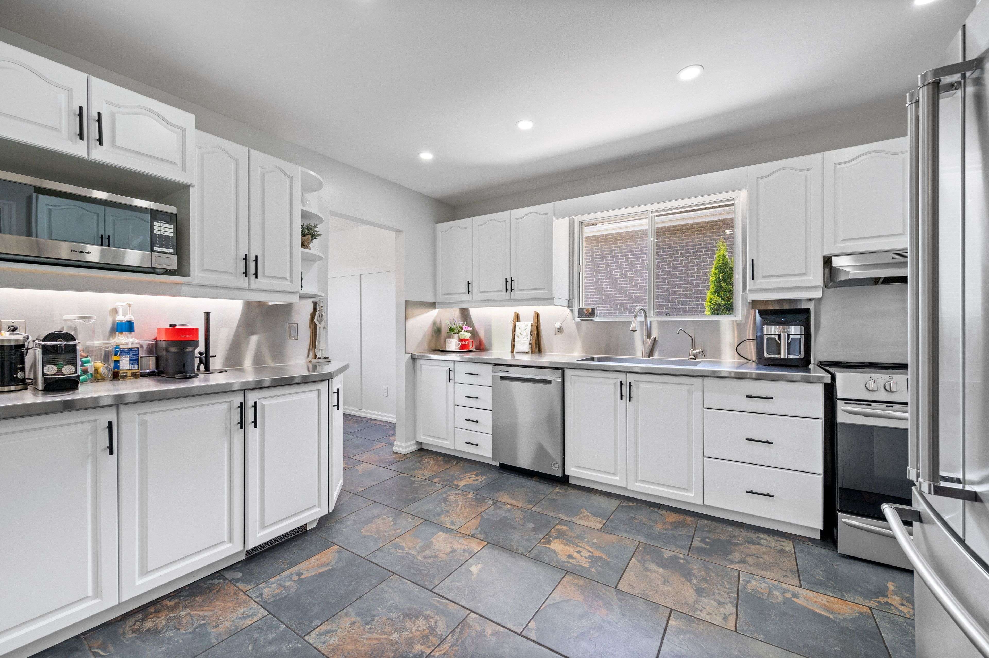 Halton Hills, ON L7G 2T5,91 Moore Park CRES