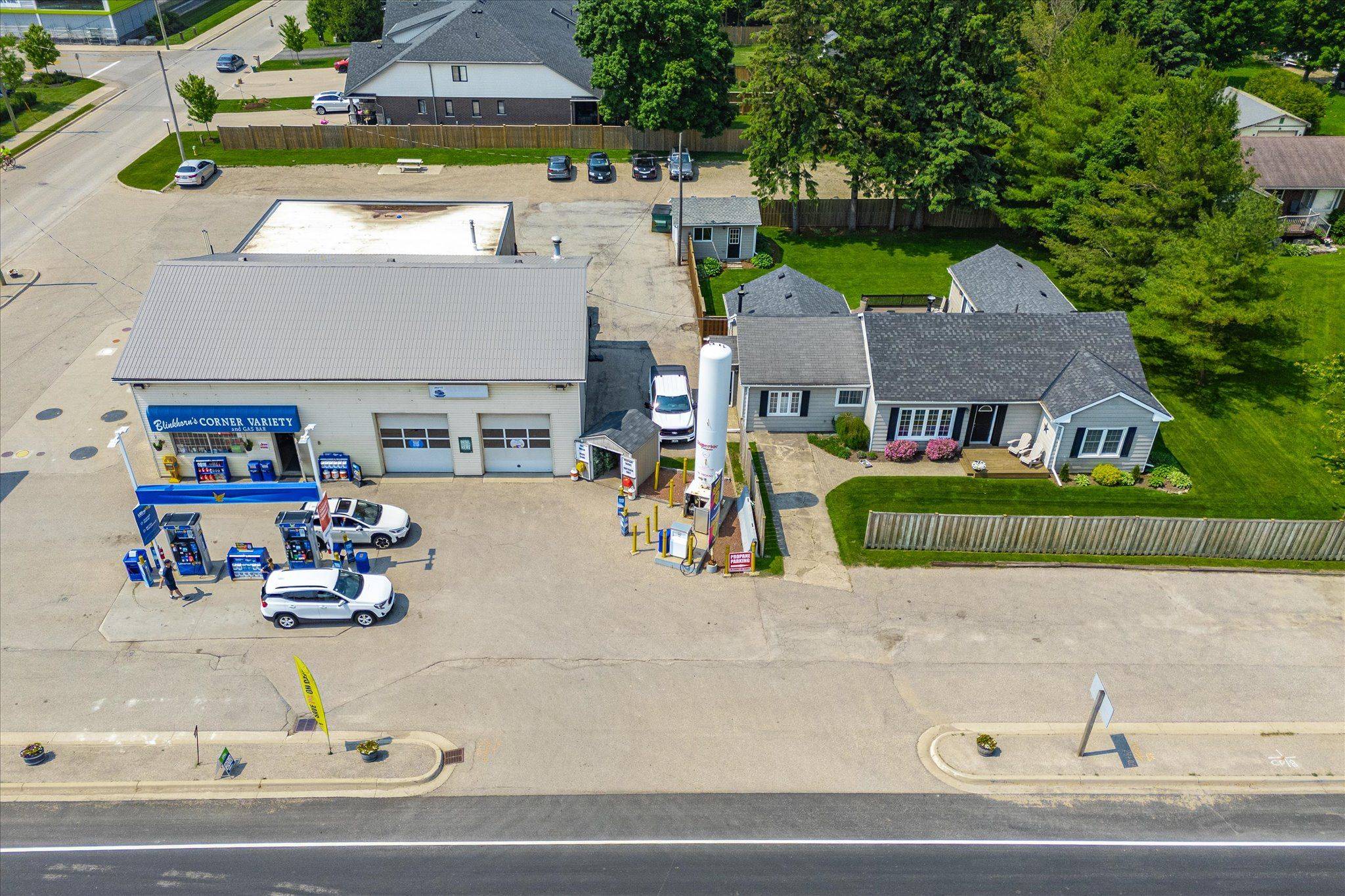 Centre Wellington, ON N1M 2W3,935 St. David ST N