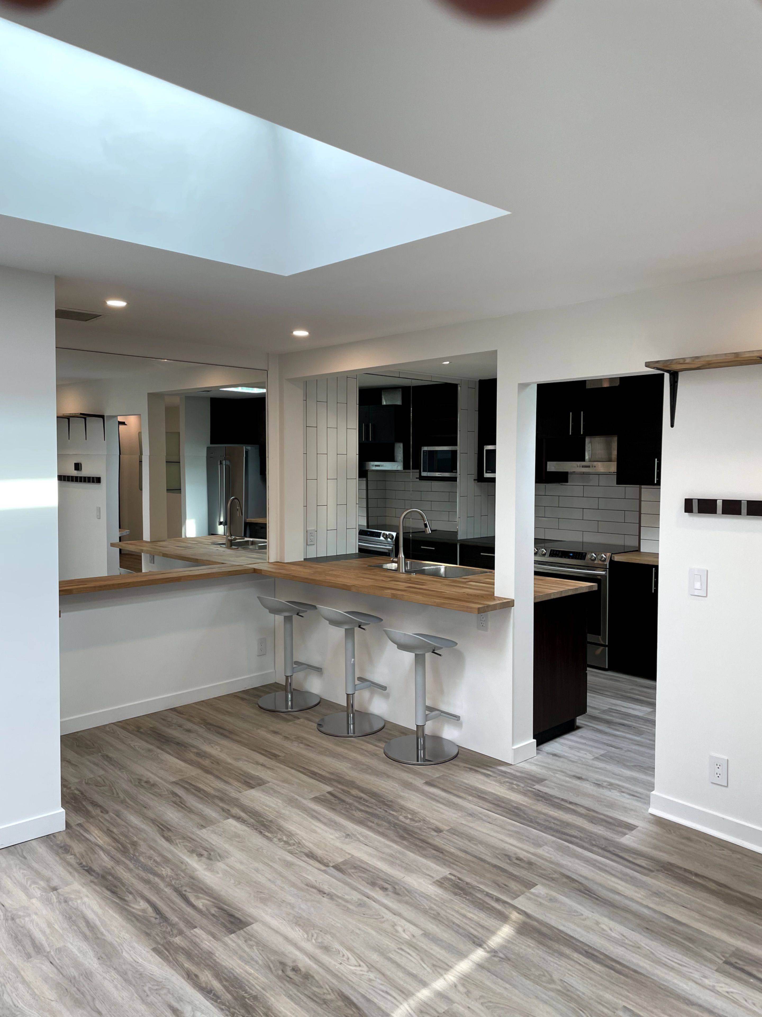 West Centre Town, ON K1Y 1R7,10 Sherbrooke AVE