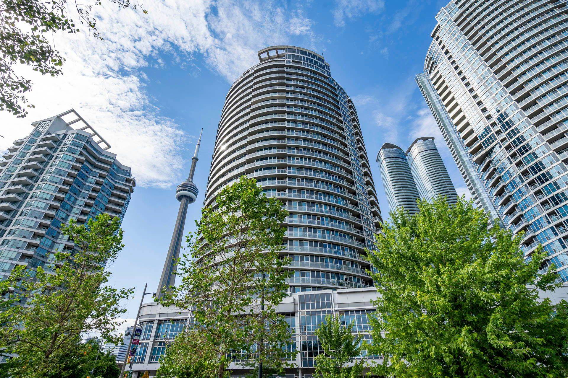 Toronto C01, ON M5J 2Y6,218 Queens Quay W #402