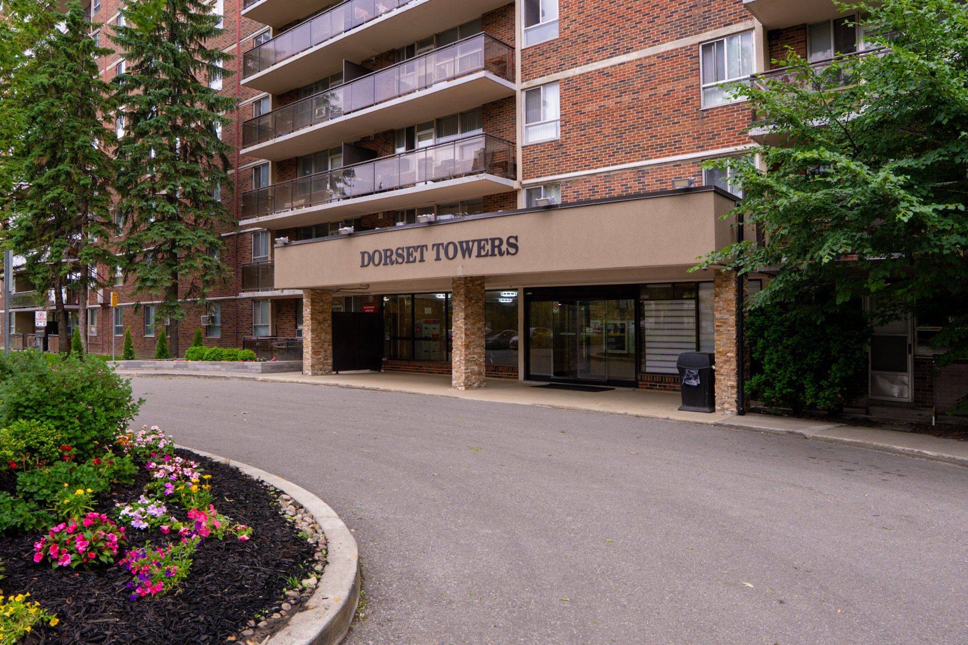 Toronto E04, ON M1P 4S9,1950 Kennedy RD #506