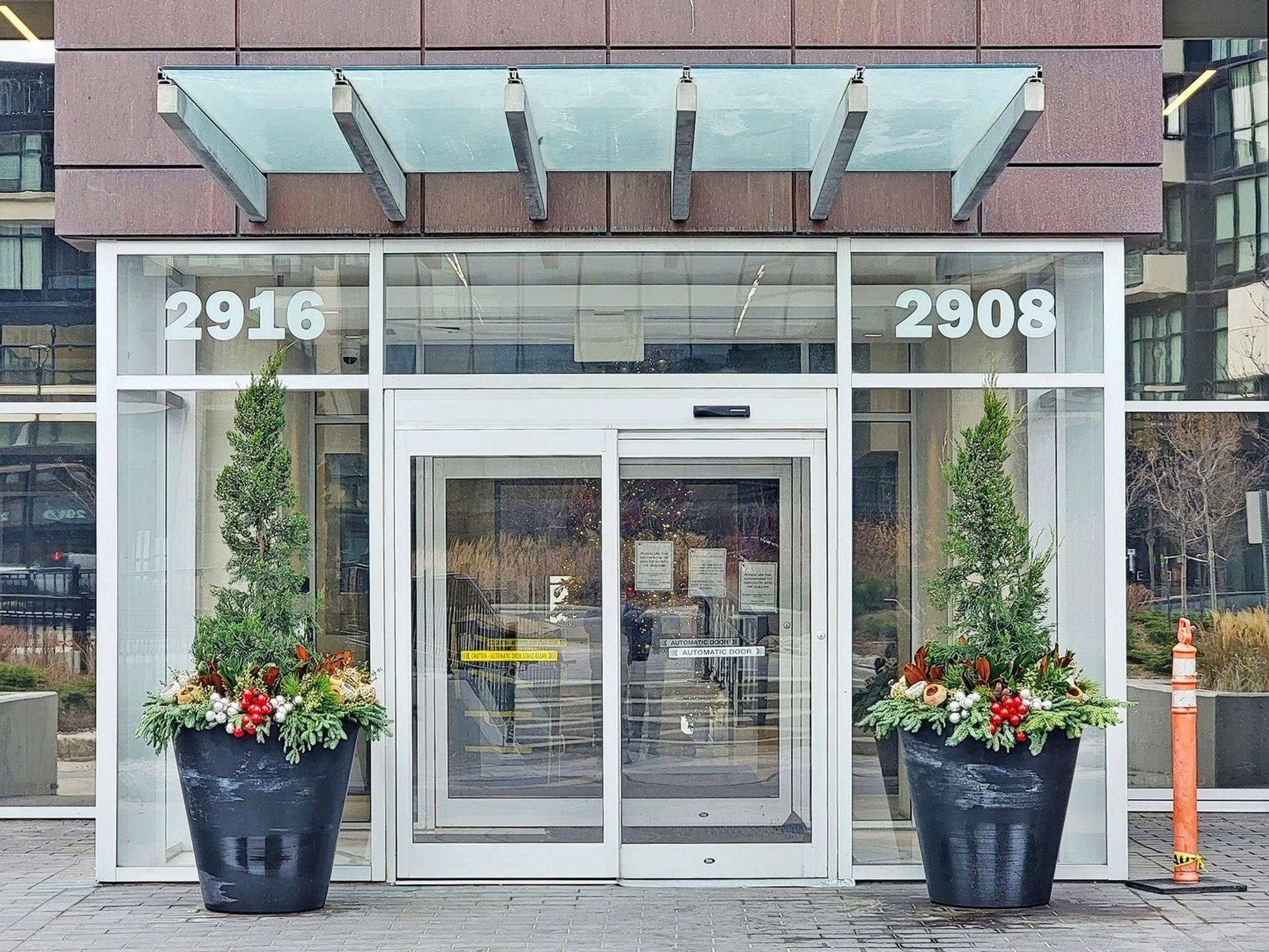 Vaughan, ON L4K 0K5,2908 Highway 7 RD #325