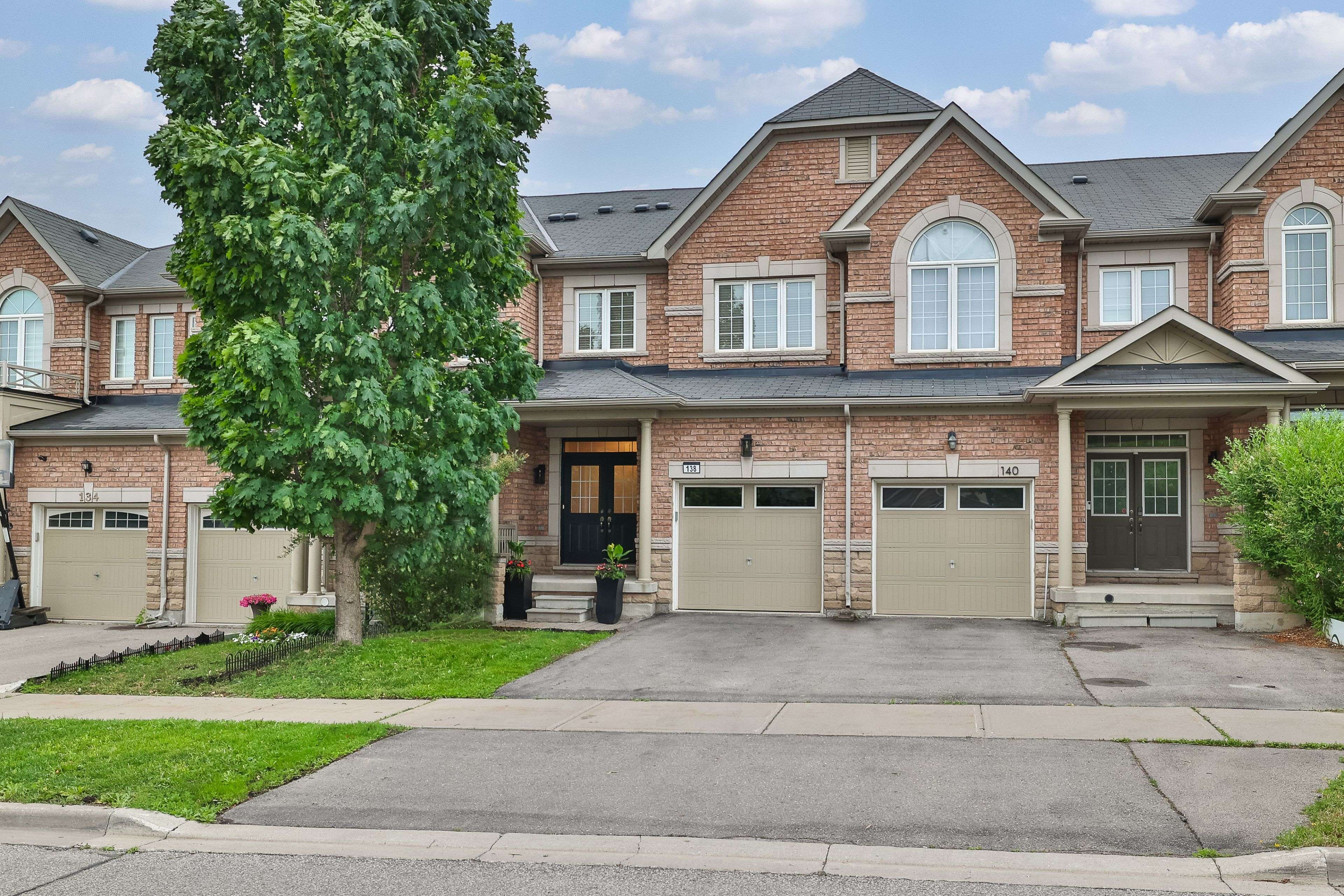Vaughan, ON L6A 4N7,138 Southdown AVE