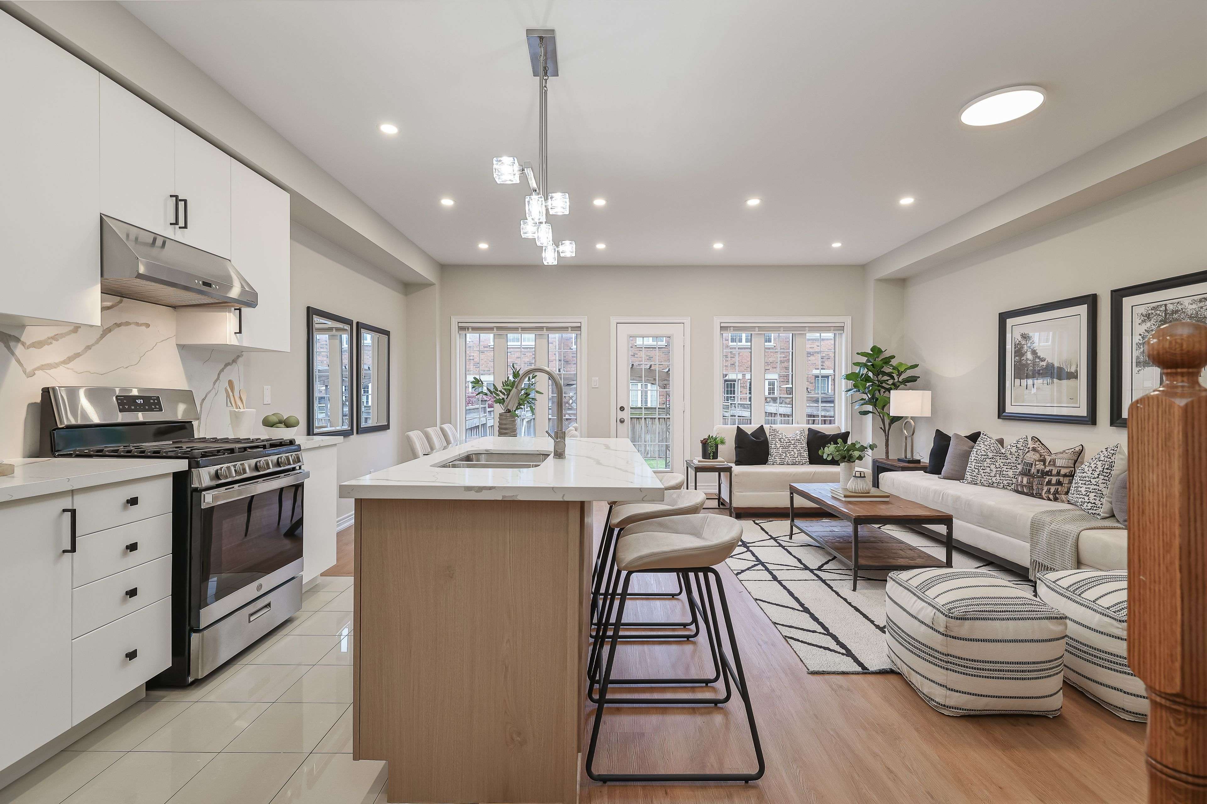 Vaughan, ON L6A 4N7,138 Southdown AVE