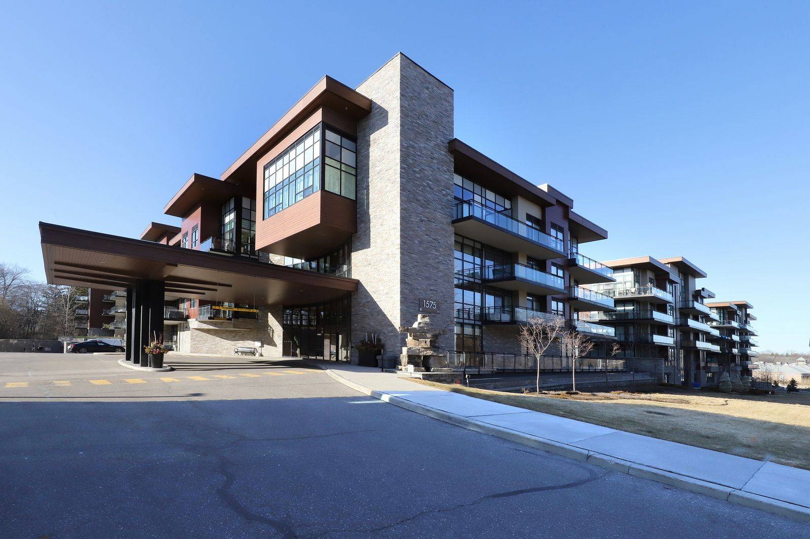 Mississauga, ON L5J 0B1,1575 Lakeshore RD W #433