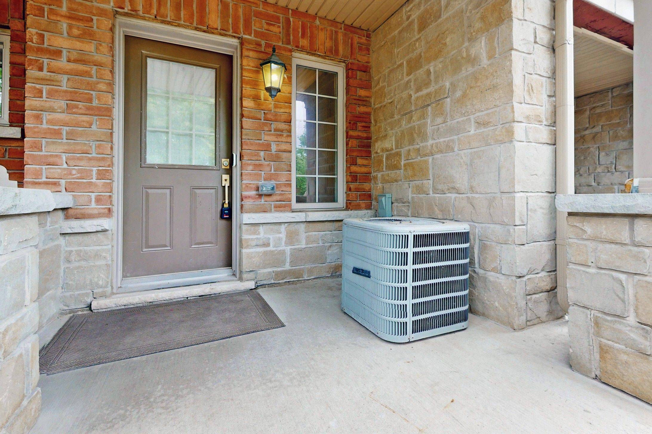 Burlington, ON L7R 0C2,1401 Plains RD E #114