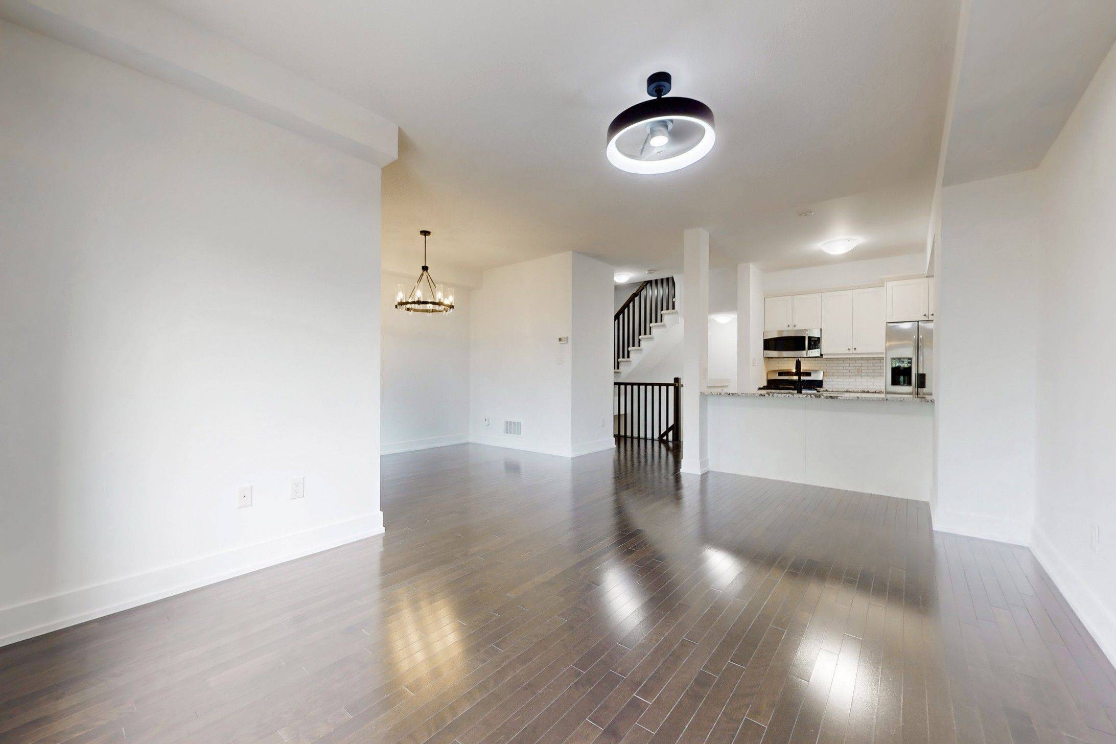 Burlington, ON L7R 0C2,1401 Plains RD E #114