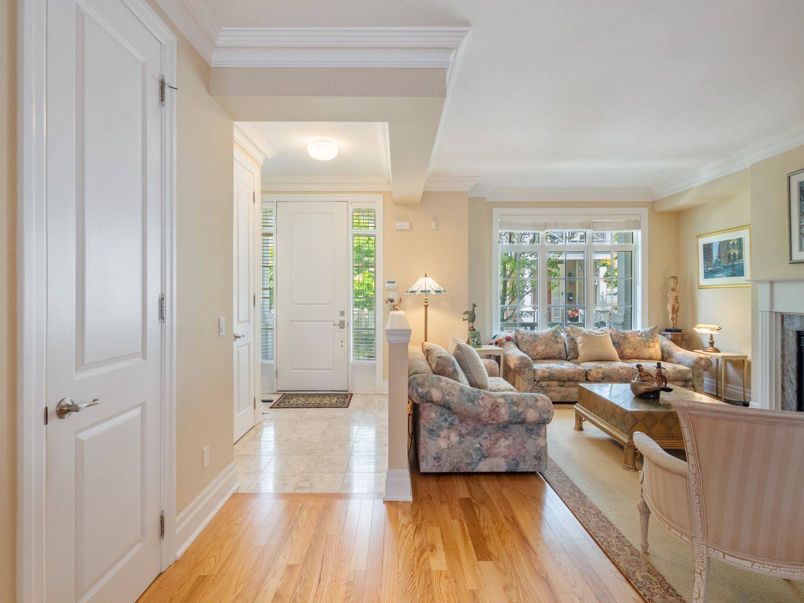 Oakville, ON L6L 1A6,2369 Ontario ST #26