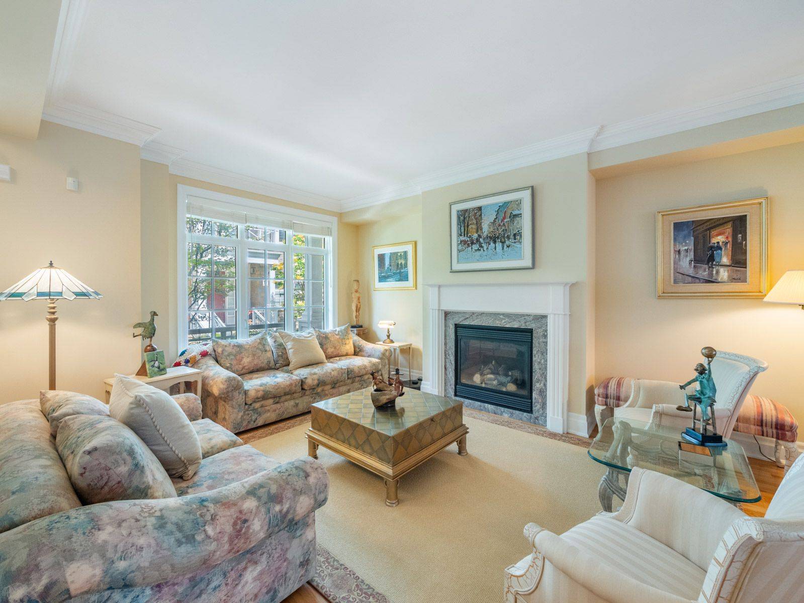 Oakville, ON L6L 1A6,2369 Ontario ST #26