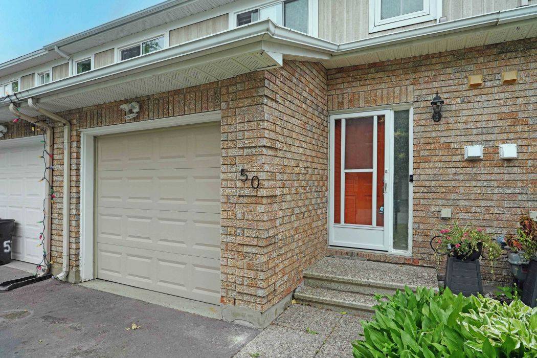 Barrhaven, ON K2J 3A4,50 Hummingbird CRES N