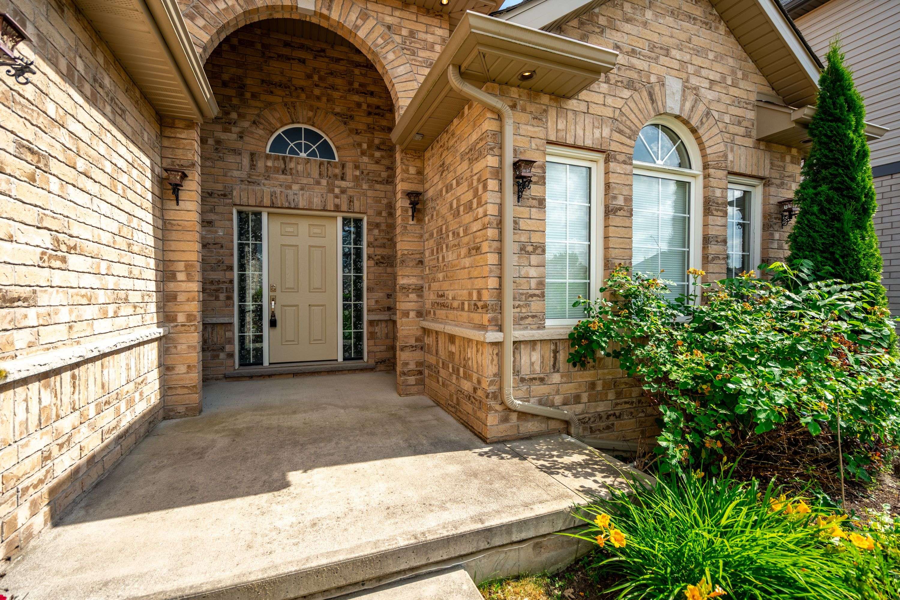 Niagara Falls, ON L2G 7T3,9424 Shoveller DR