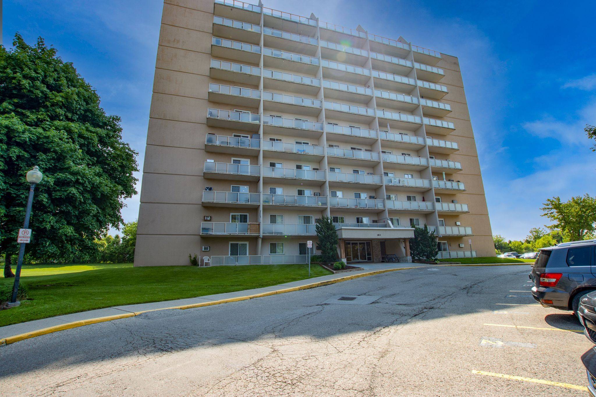 London East, ON N5Y 3E9,583 Mornington AVE #602