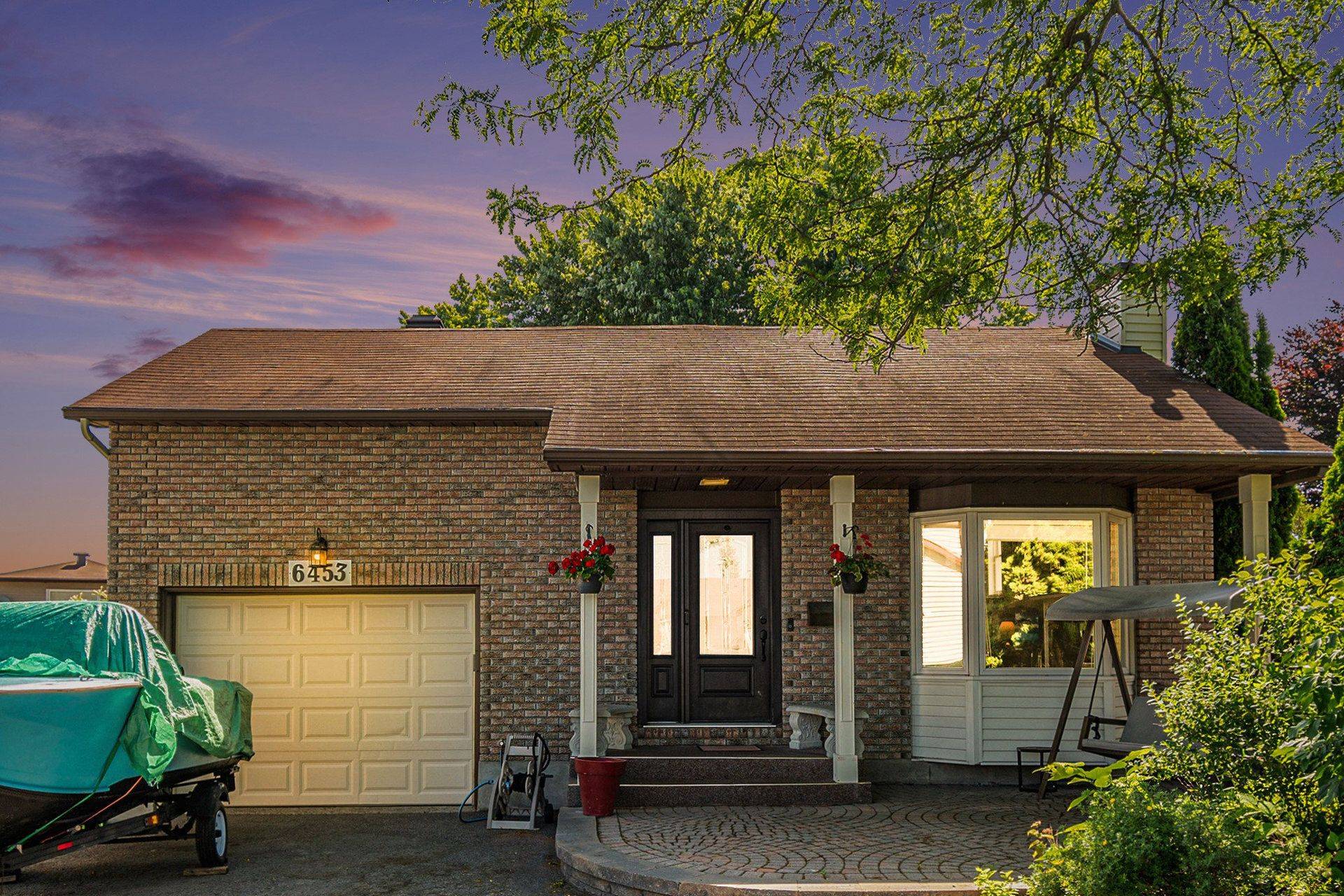 Orleans - Convent Glen And Area, ON K1C 5H1,6453 Viseneau DR