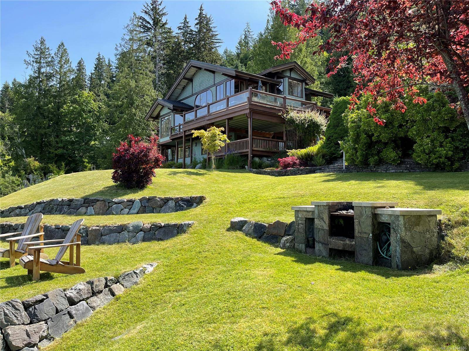 Quadra Island, BC V0P 1N0,1027&1033 West Rd