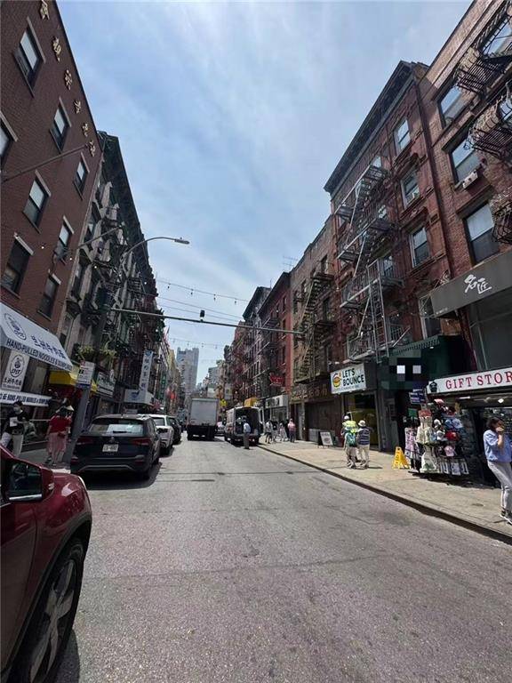 Manhattan, NY 10013,79 Mott ST