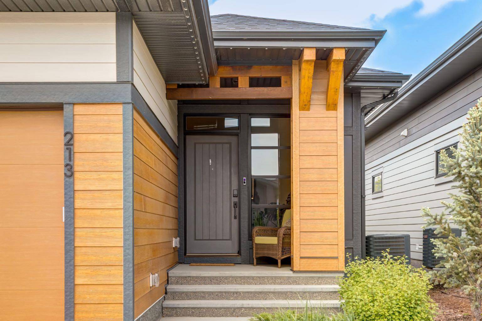 Calgary, AB T3M 3P4,213 Marina CV SE