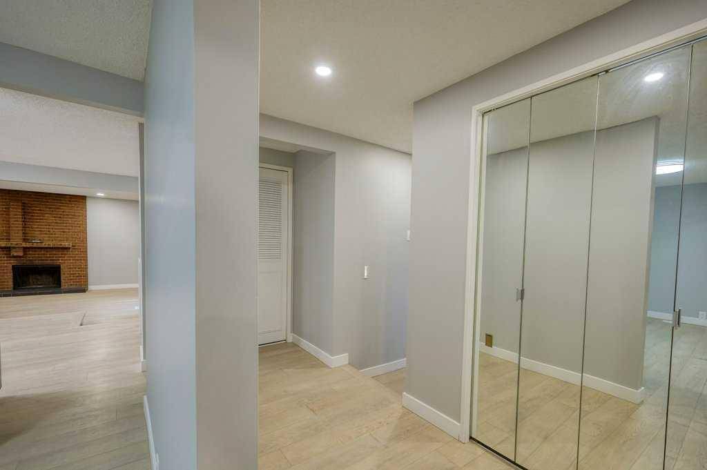 Calgary, AB T2W3R7,700 Woodpark BLVD SW