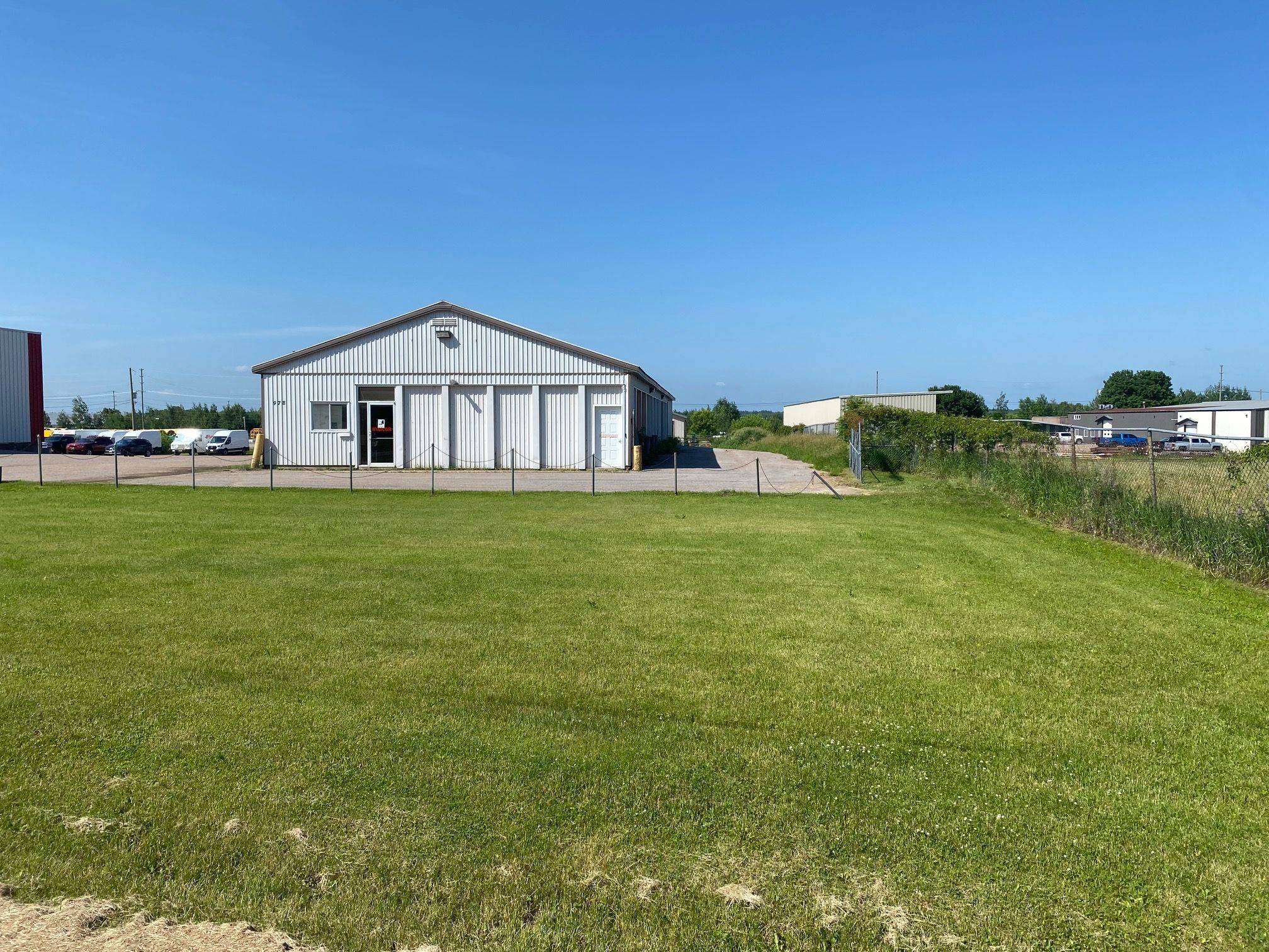 Pembroke, ON K8A 1A6,978 Cecelia ST