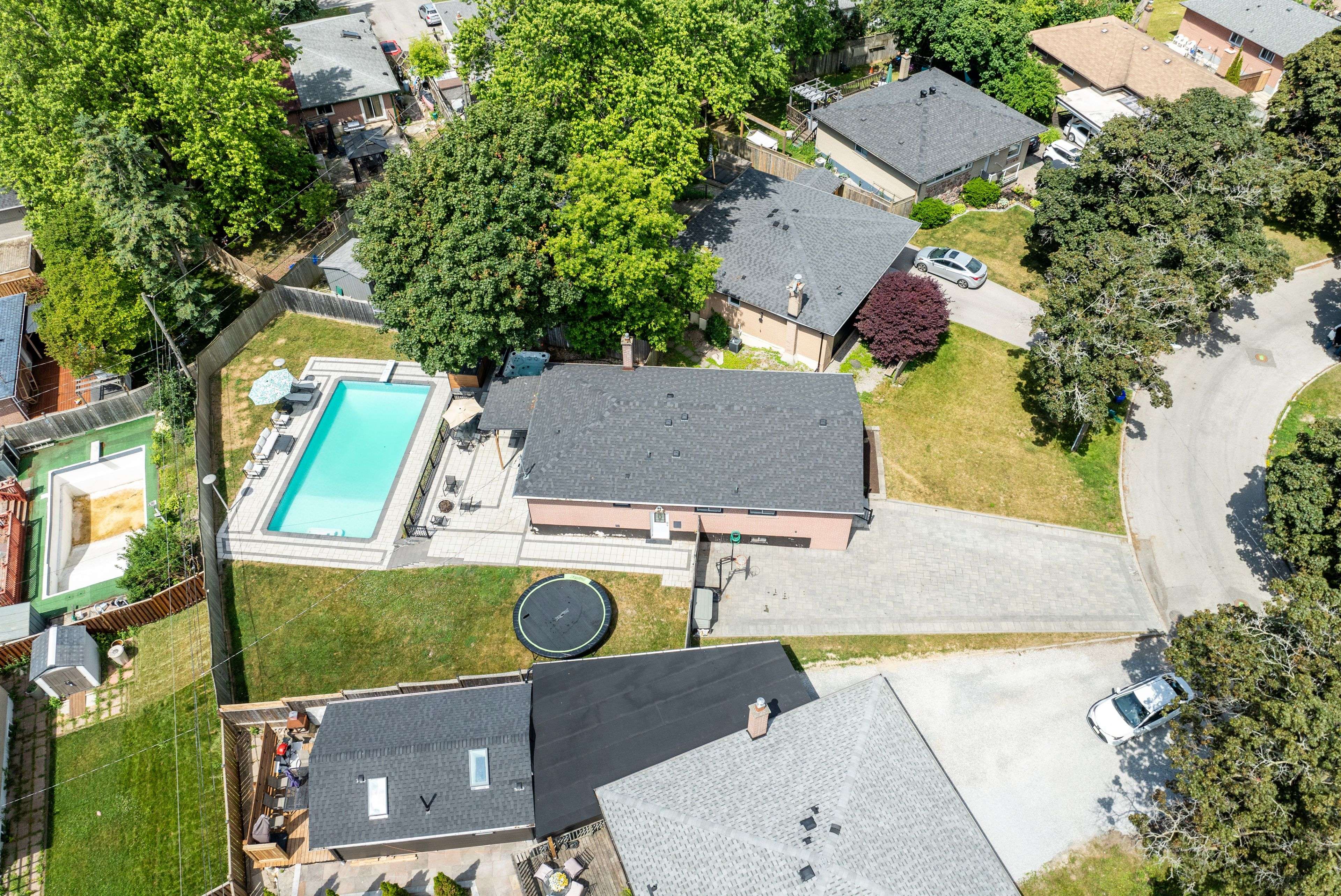 Pickering, ON L1W 1T3,854 Antonio ST