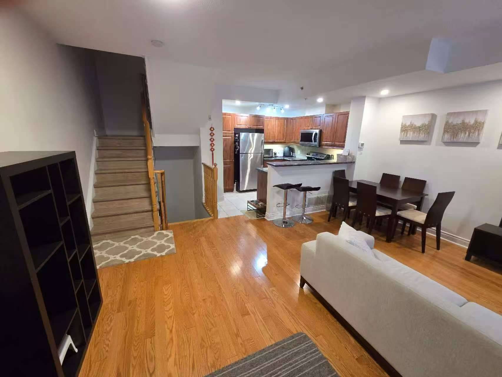 Vaughan, ON L4J 0E3,8 Brighton PL #33