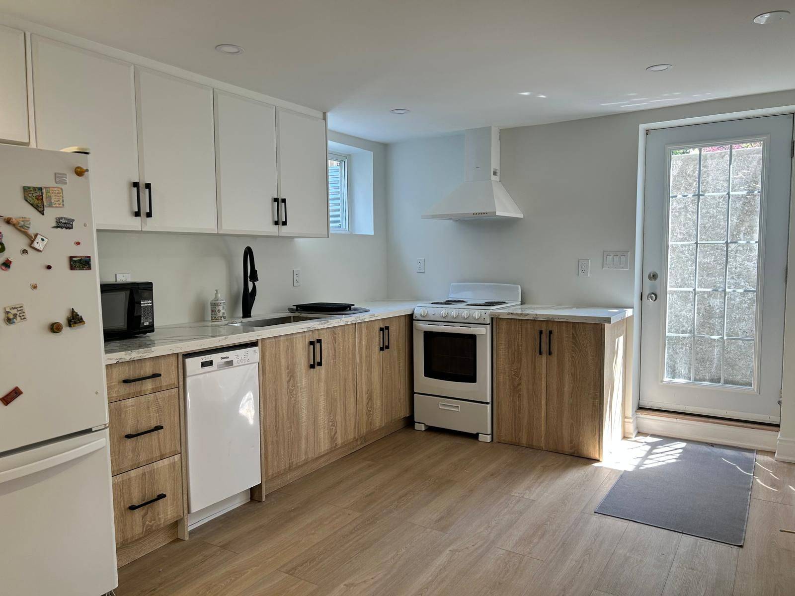 Mississauga, ON L4W 3C8,1596 Maple Ridge DR #Basement