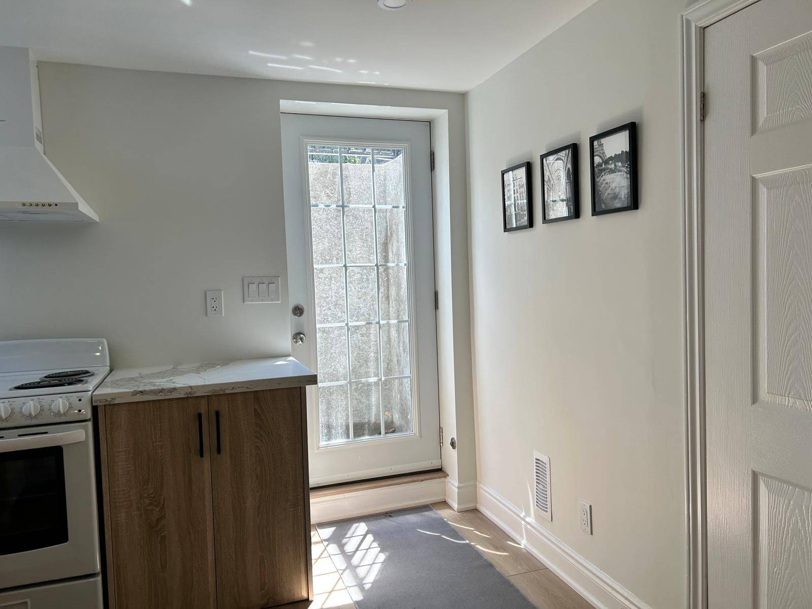 Mississauga, ON L4W 3C8,1596 Maple Ridge DR #Basement