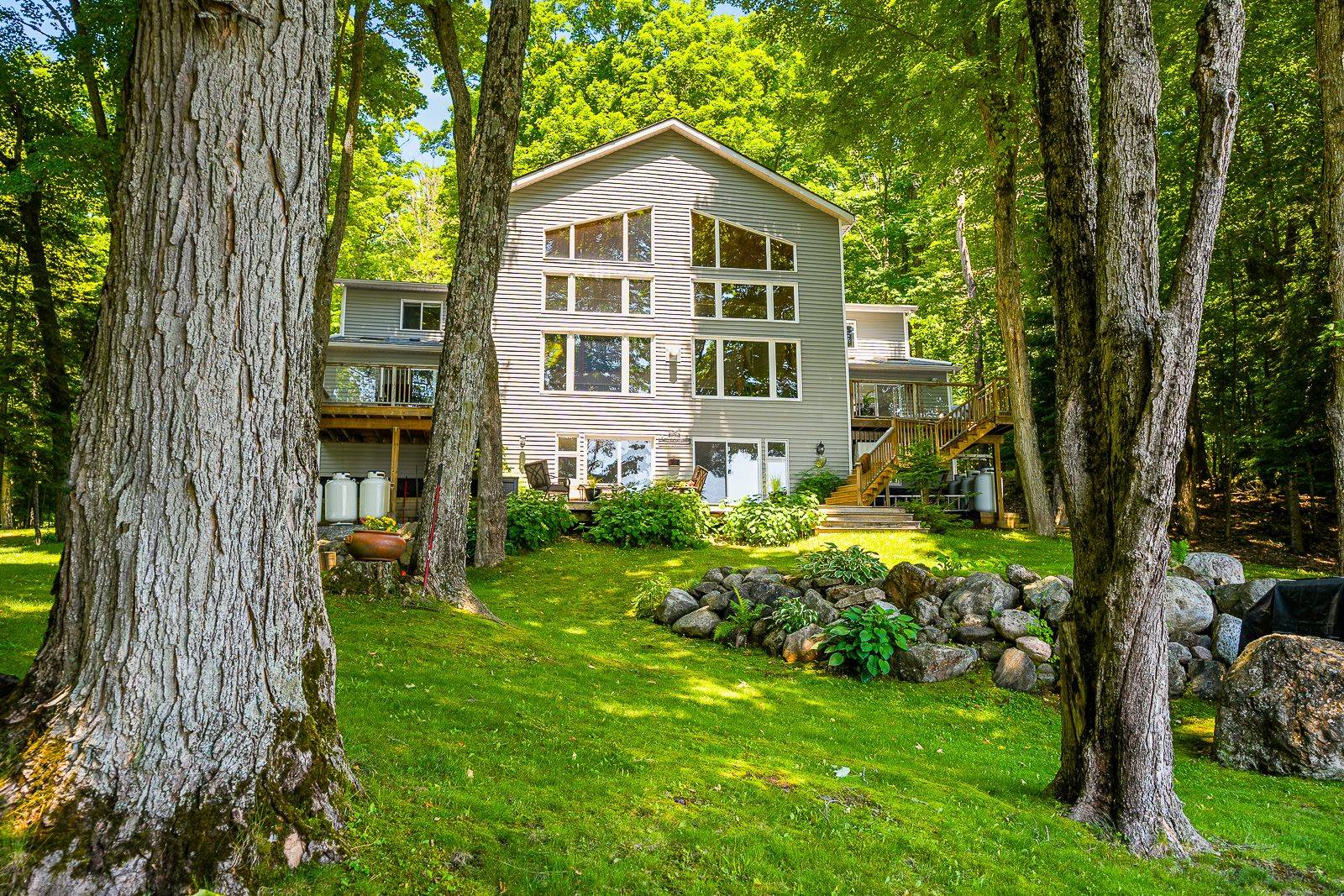 Highlands East, ON K0M 1R0,1047 BALMORAL LN