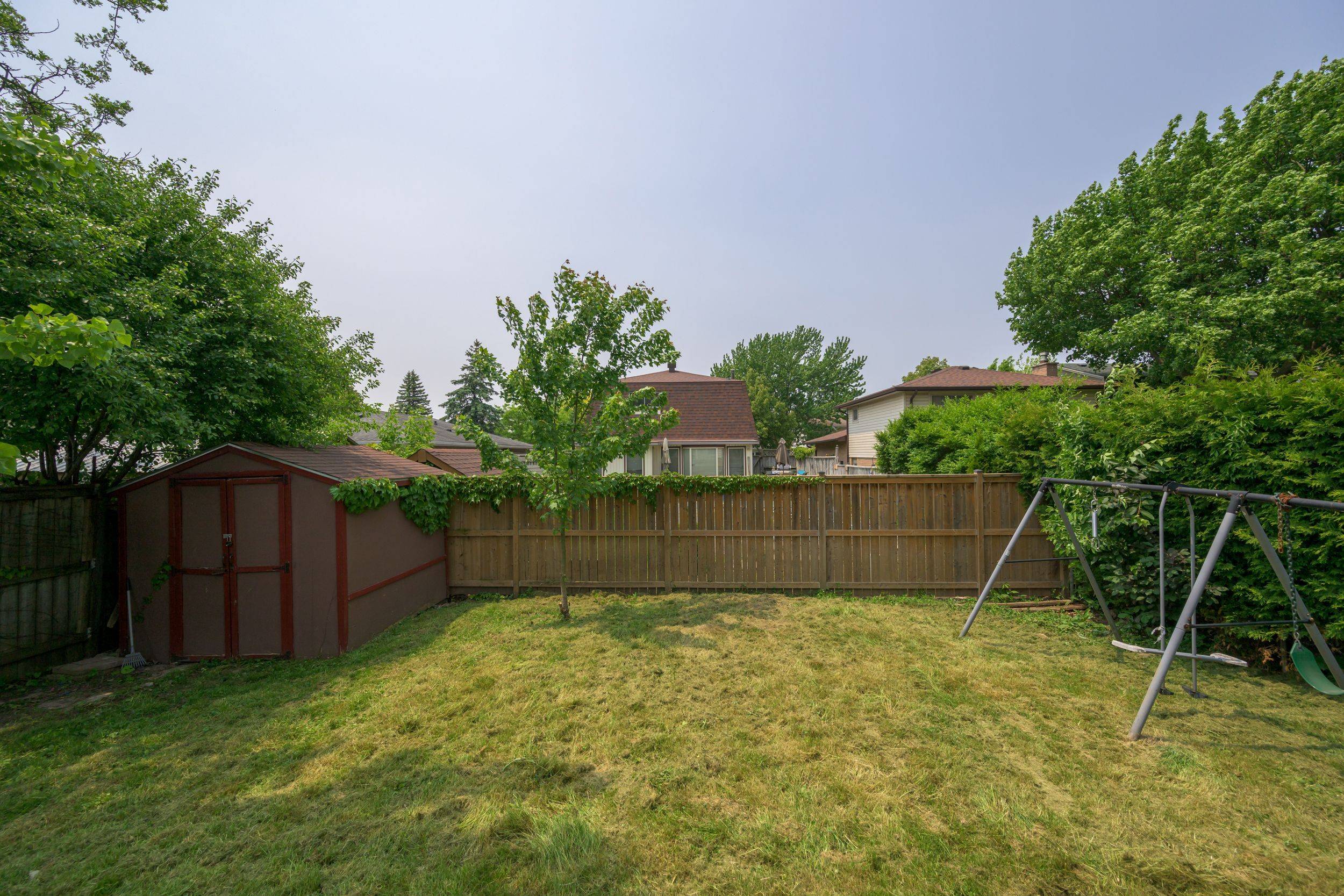 London South, ON N5Z 4J2,64 Edmunds CRES