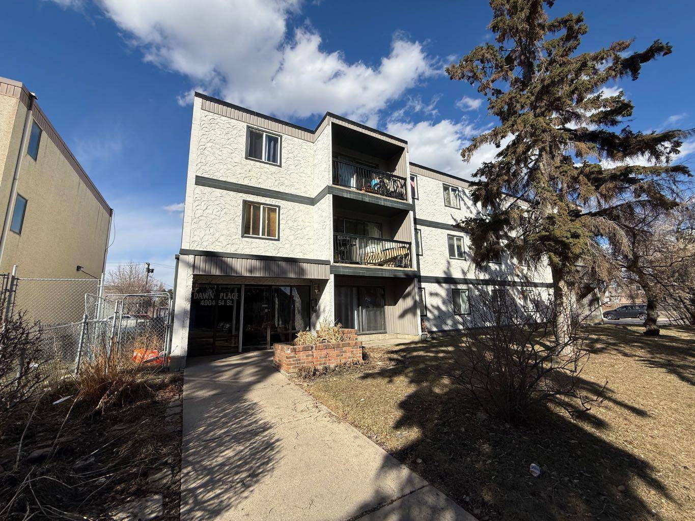 Red Deer, AB T4N 2G7,4904 54 ST #302