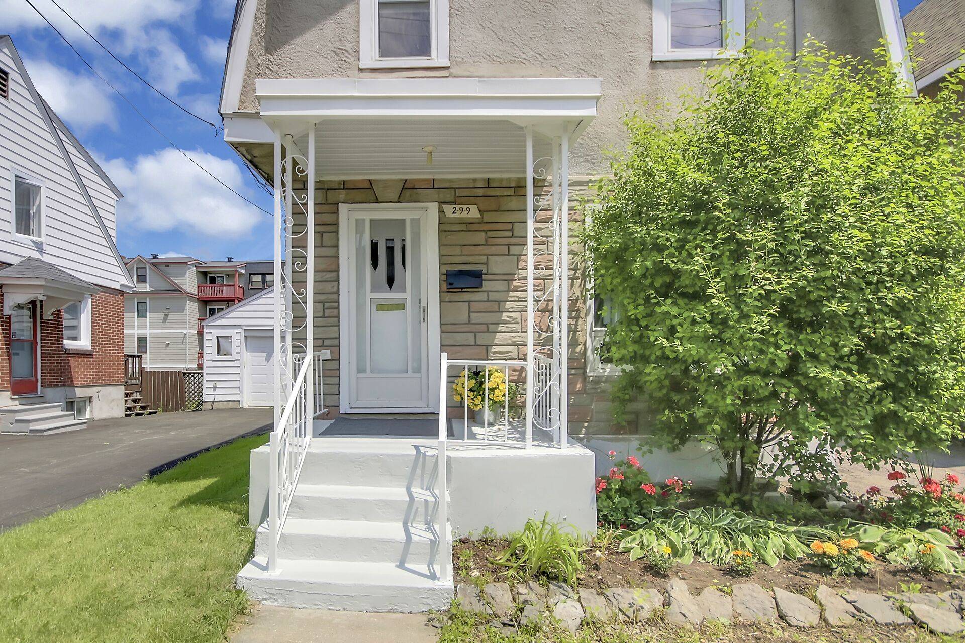 West Centre Town, ON K1Y 1G5,299 Parkdale AVE
