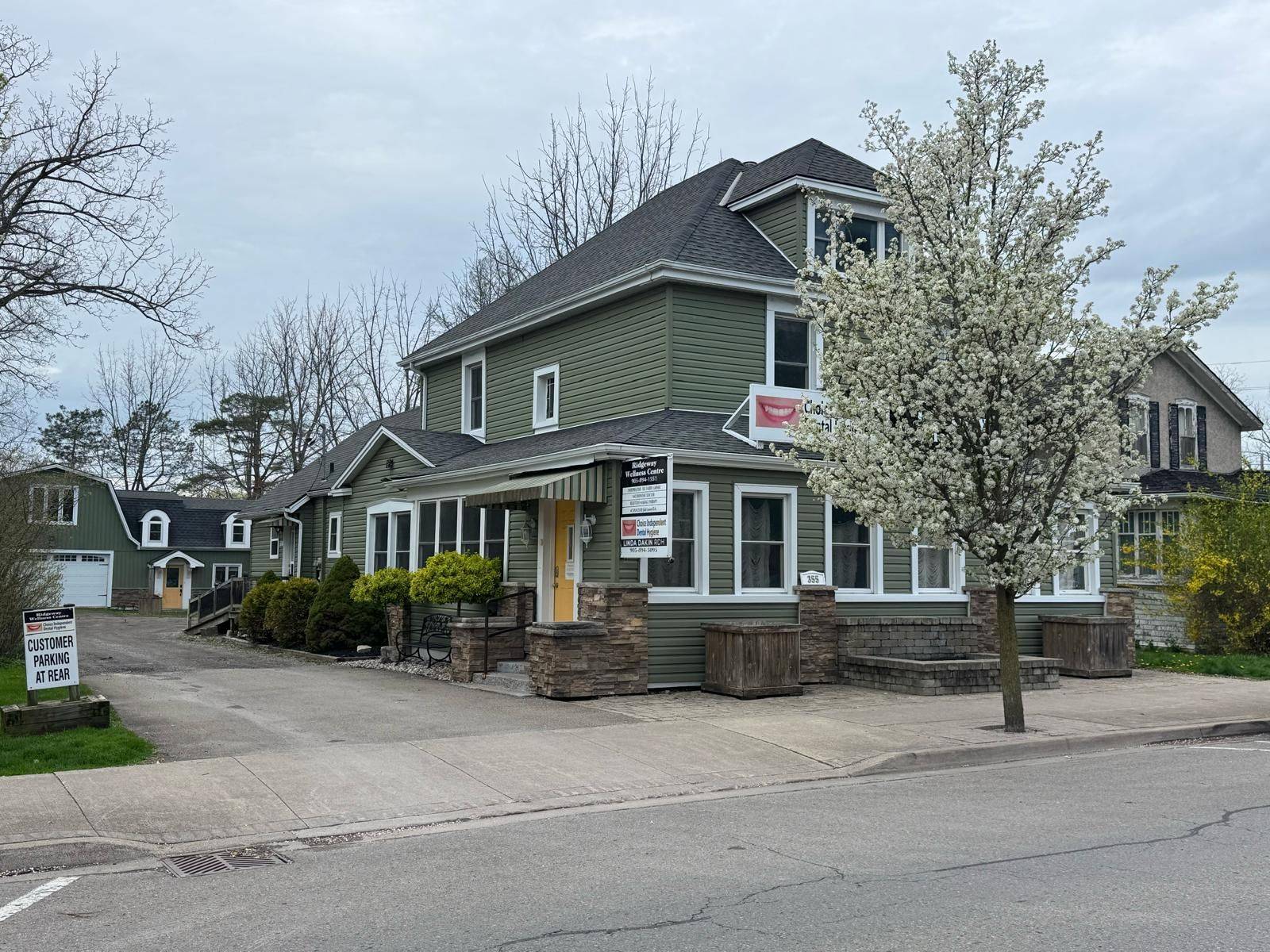 Fort Erie, ON L0S 1N0,355 RIDGE RD N