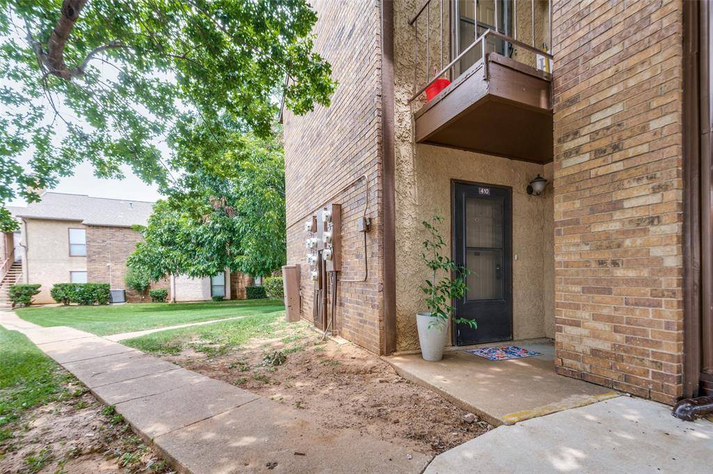 Arlington, TX 76011,1904 Cloisters Drive #410