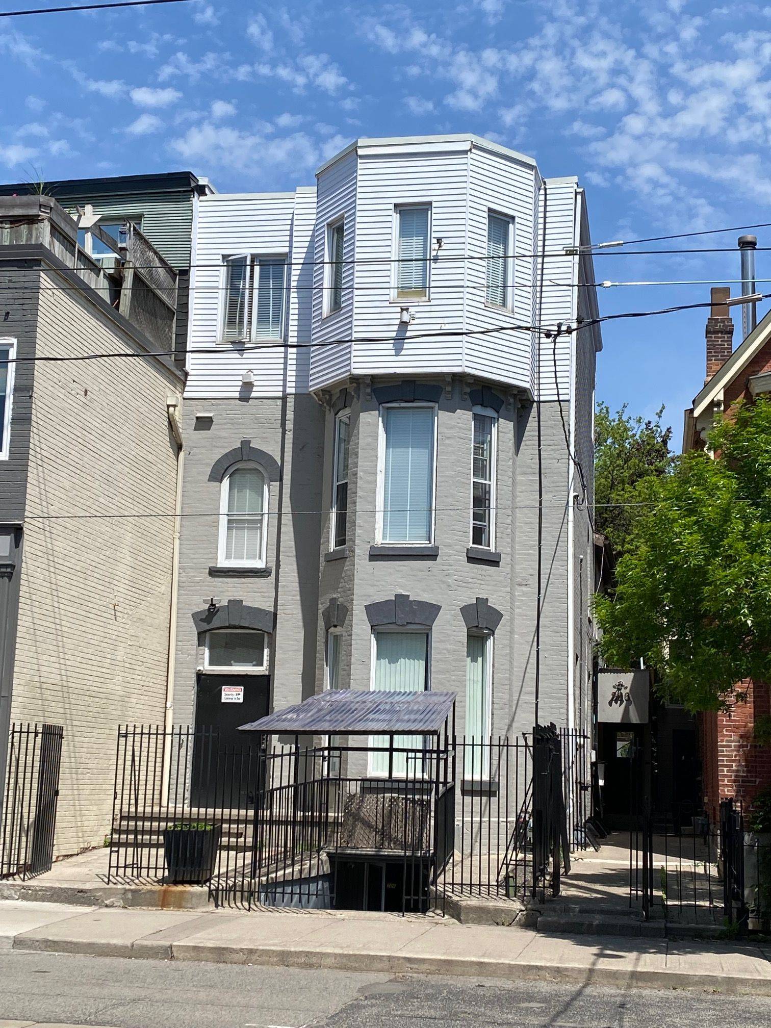 Toronto C08, ON M5A 2L1,206 Carlton ST #105