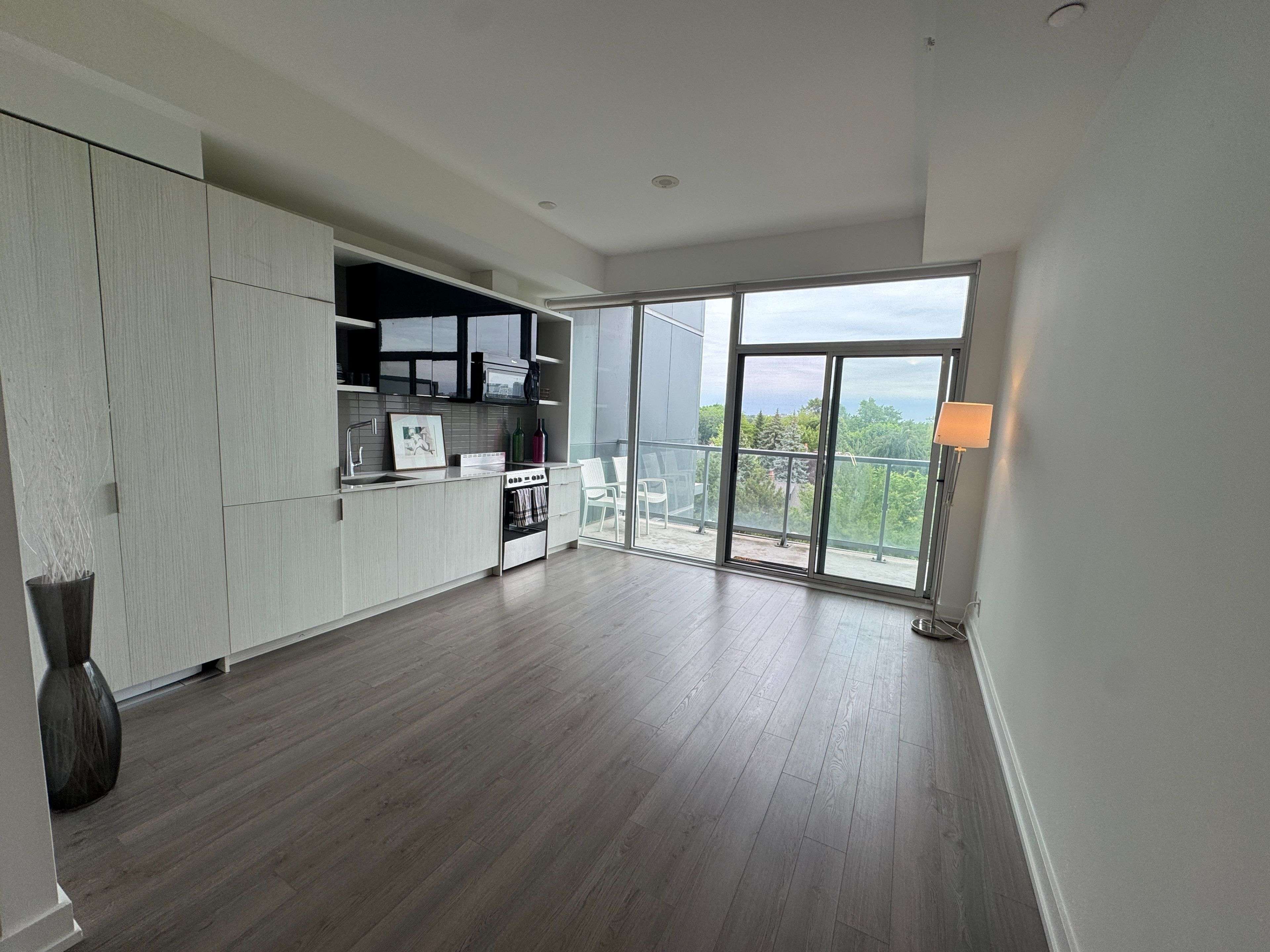 Toronto C03, ON M4V 2W8,6 Parkwood AVE #714
