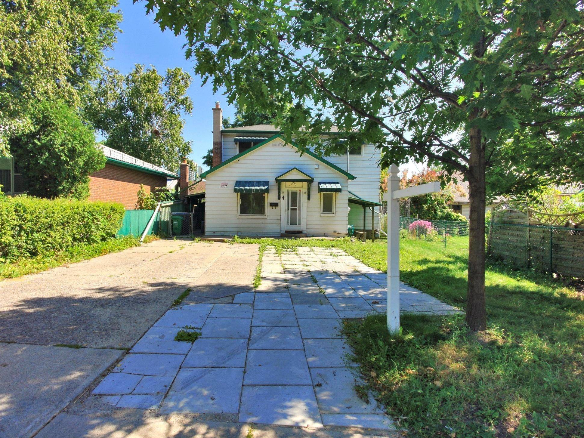 Brampton, ON L6Y 1X9,4 Mcmurchy AVE S