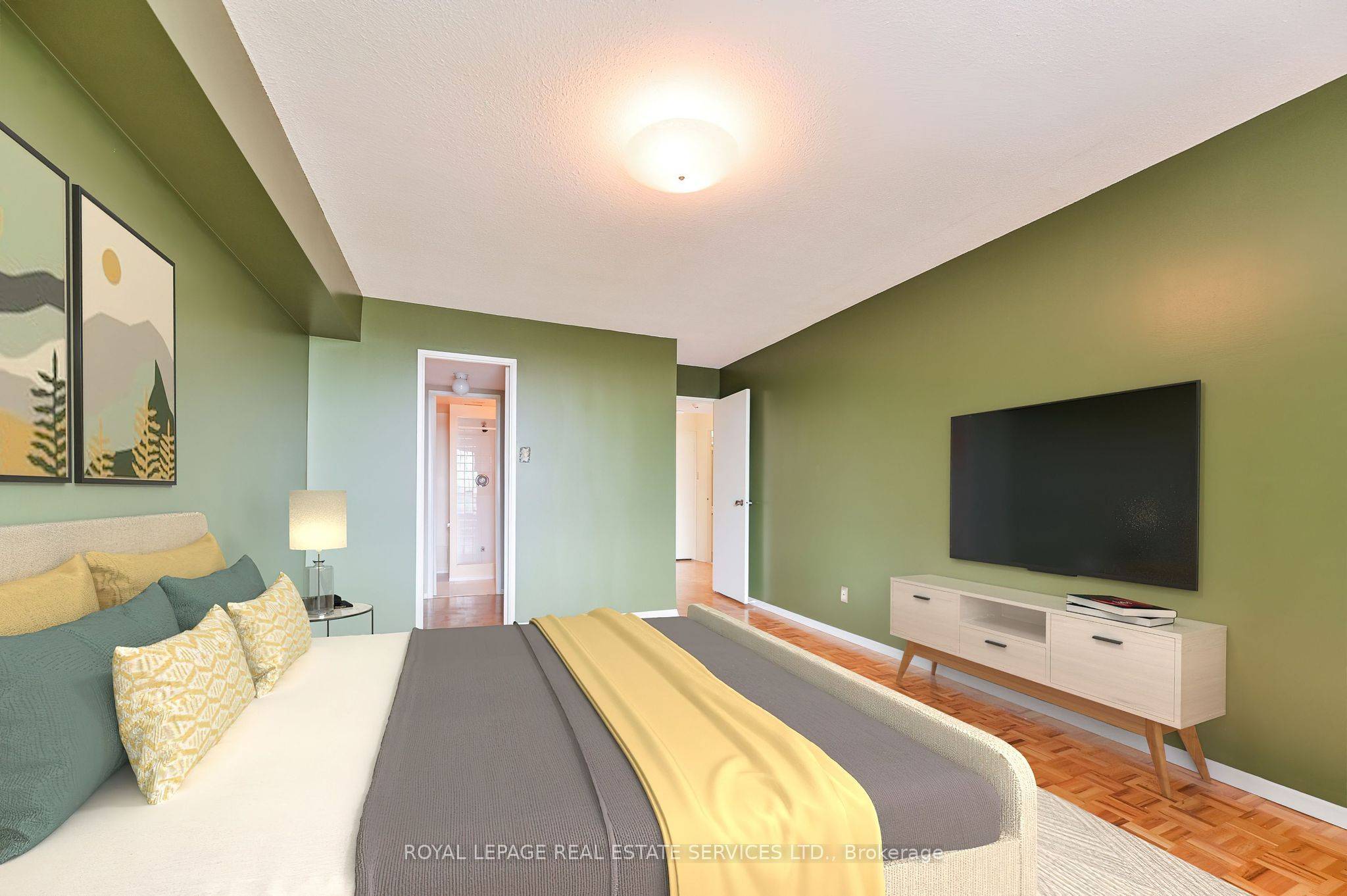 Toronto W08, ON M9C 4W6,284 Mill RD #PH 8