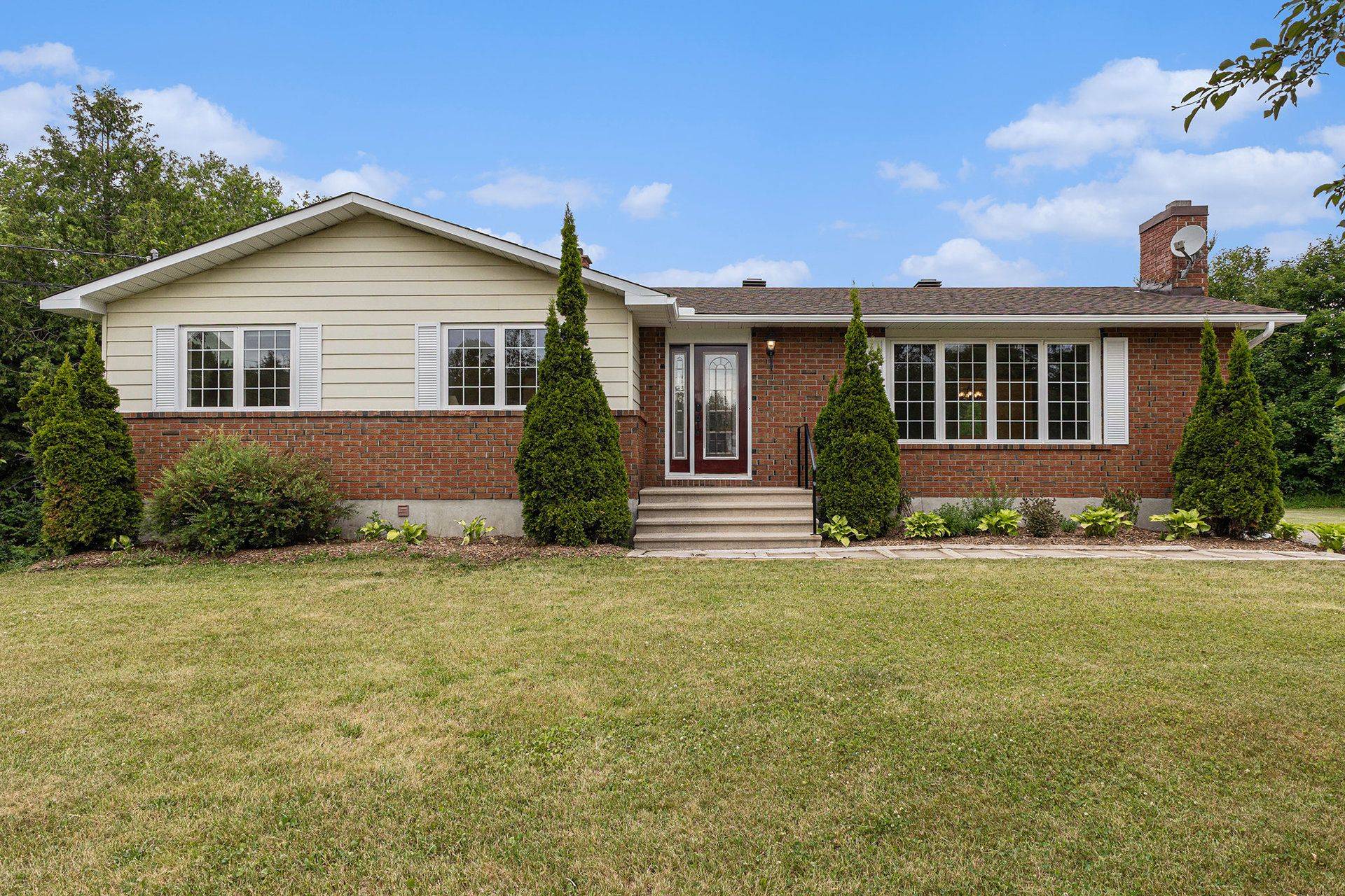 Mcnab/braeside, ON K0A 1G0,104 Burns DR