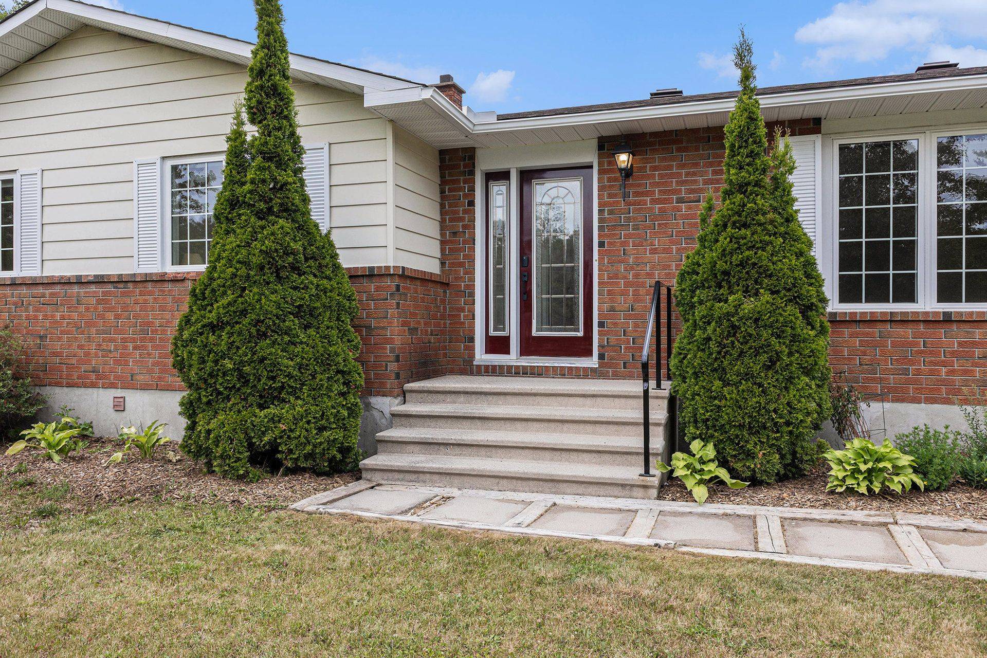 Mcnab/braeside, ON K0A 1G0,104 Burns DR