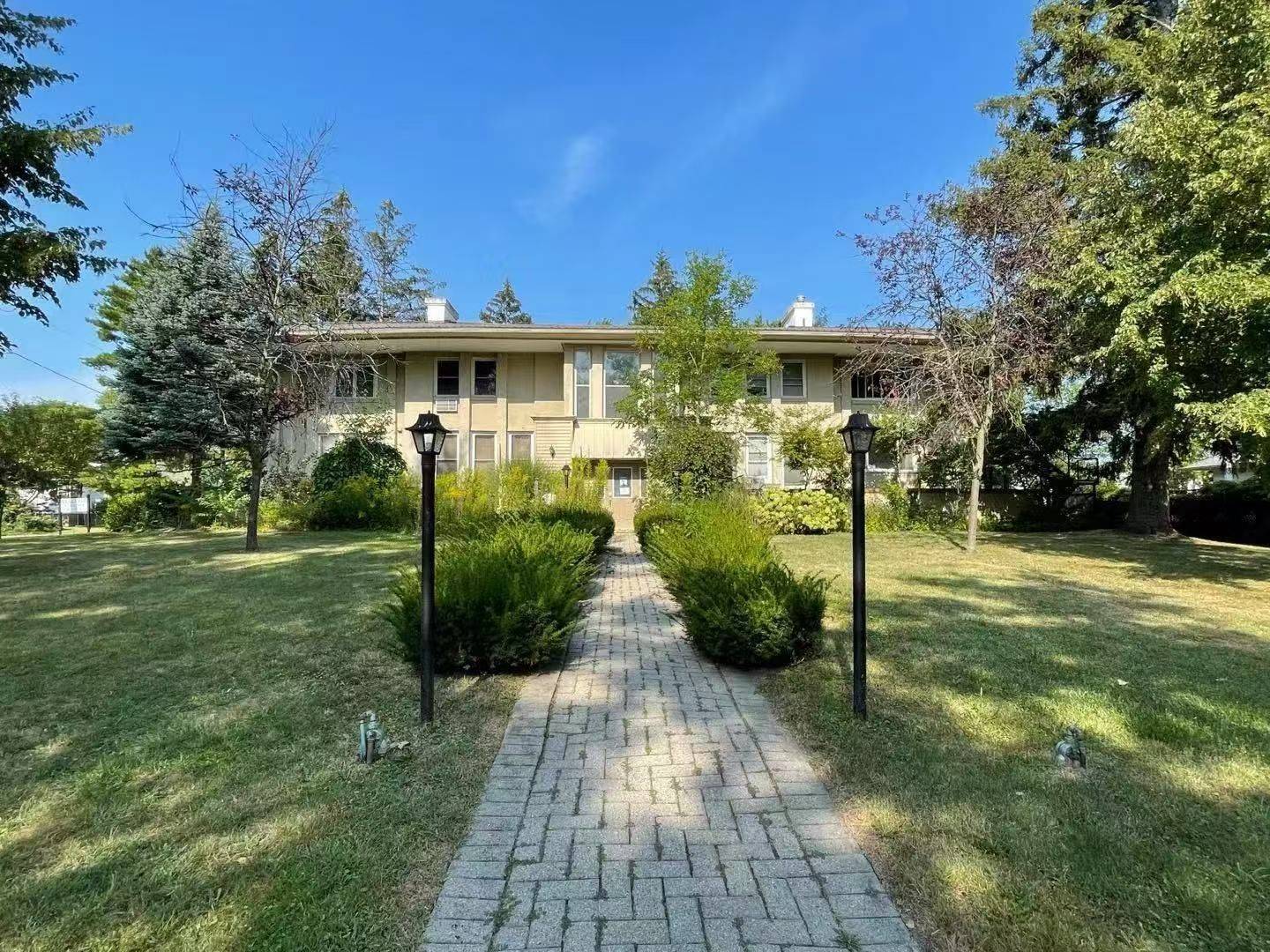 St. Catharines, ON L2S 1P5,30 Bellevue TER