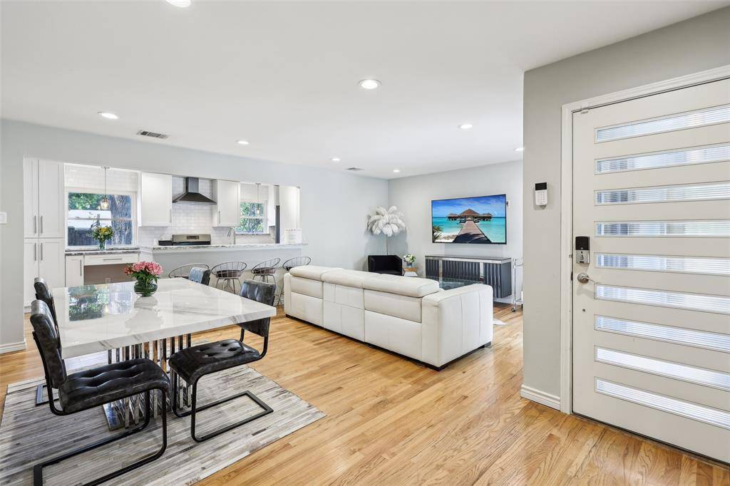 Dallas, TX 75238,9804 Buxhill Drive