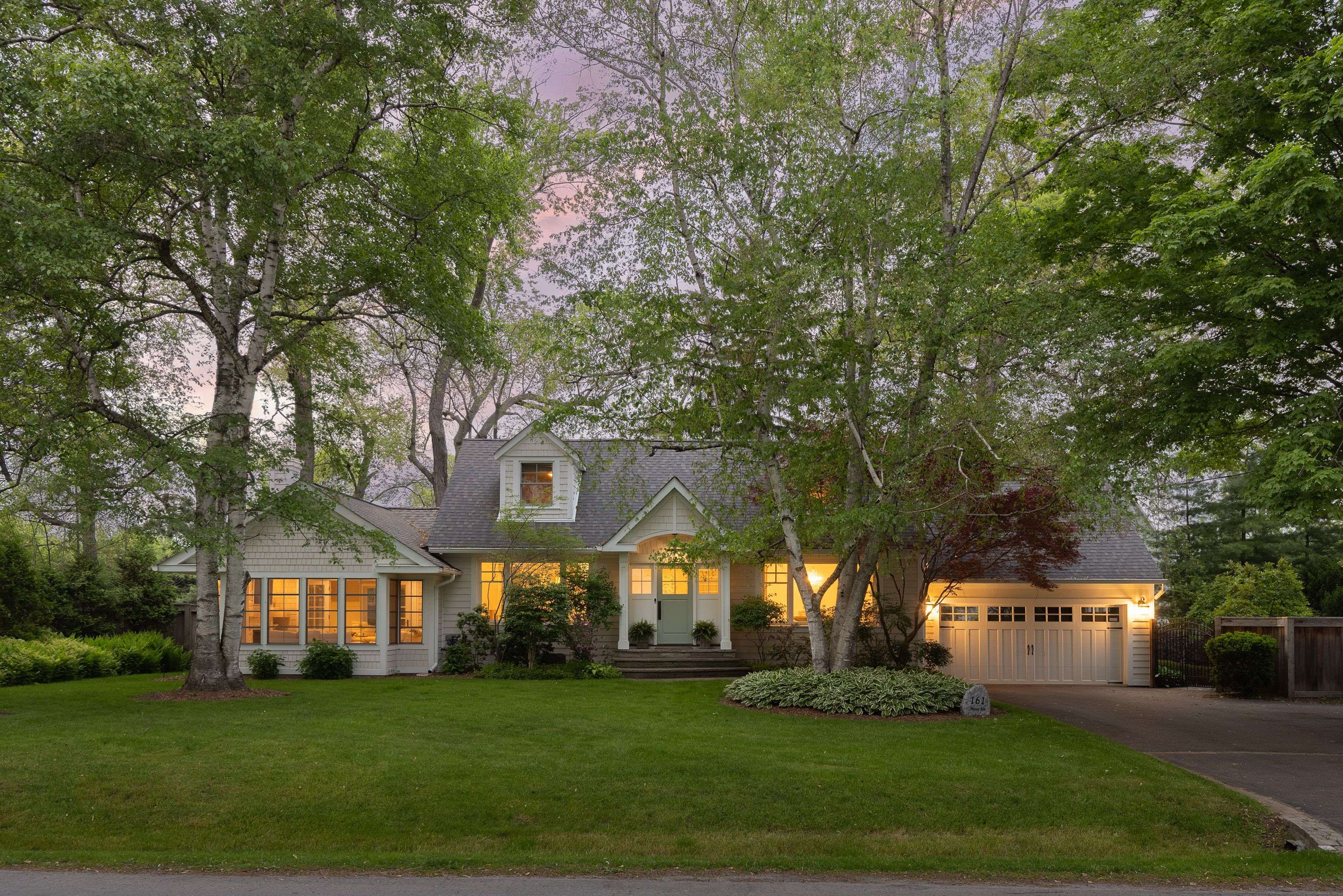 Oakville, ON L6J 4G8,161 Dianne AVE