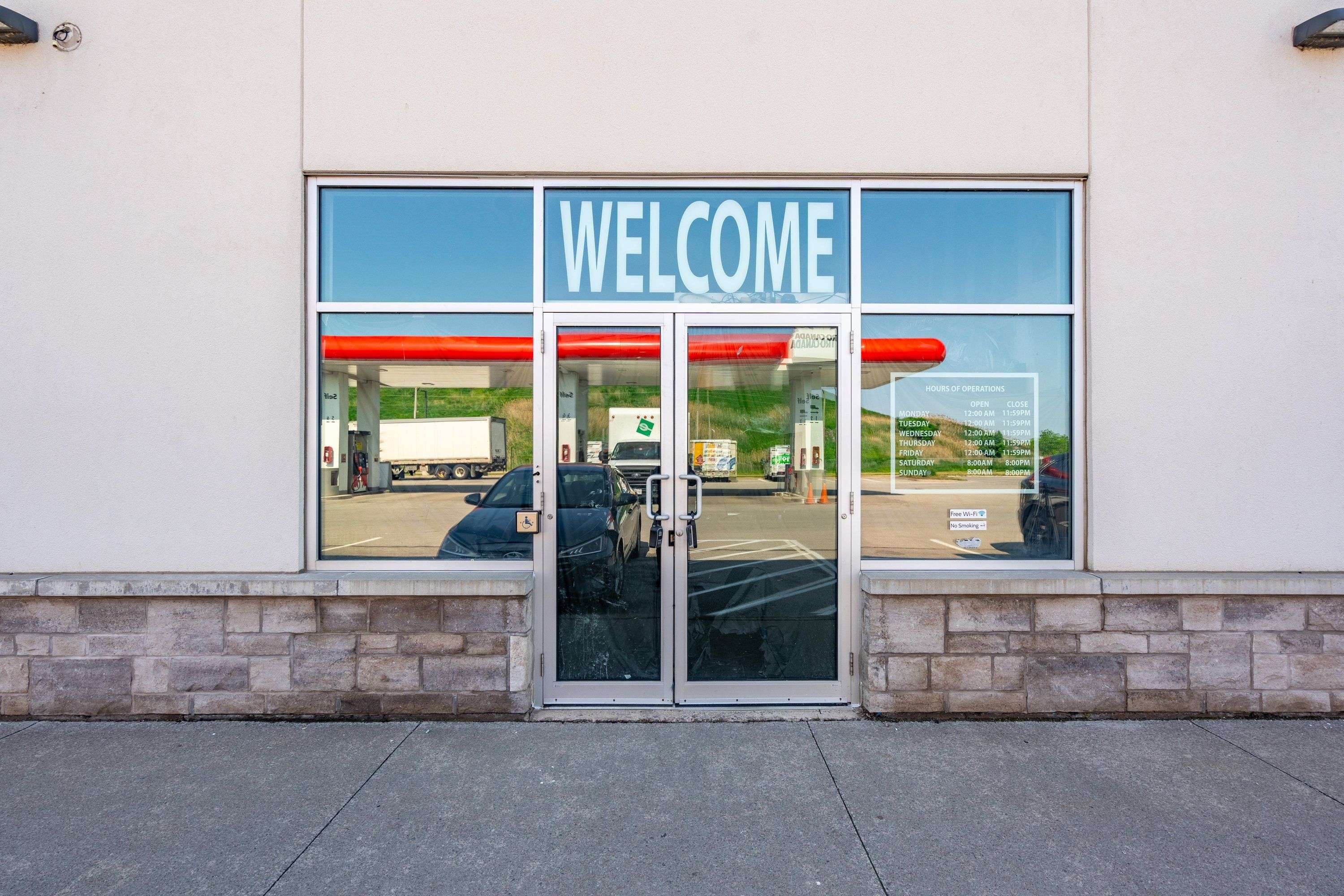 Welland, ON L3B 5N6,652 River RD