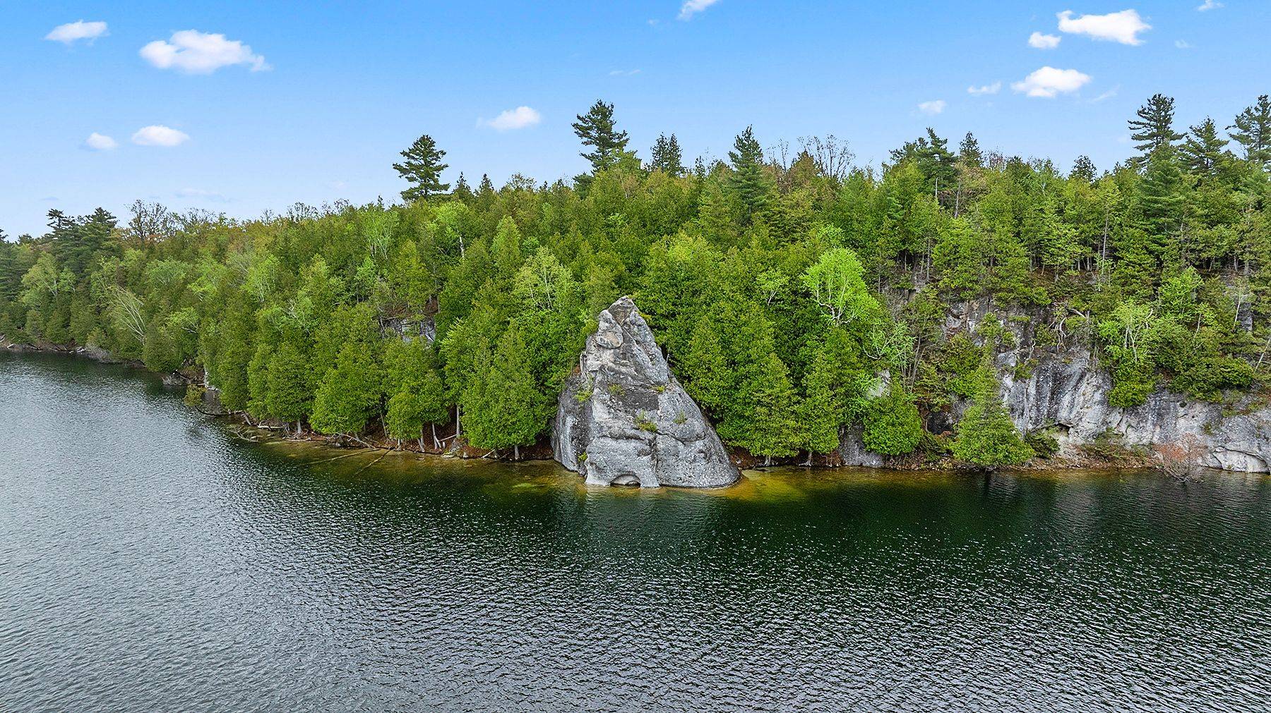 Frontenac, ON K0H 2L0,8126 PERTH RD