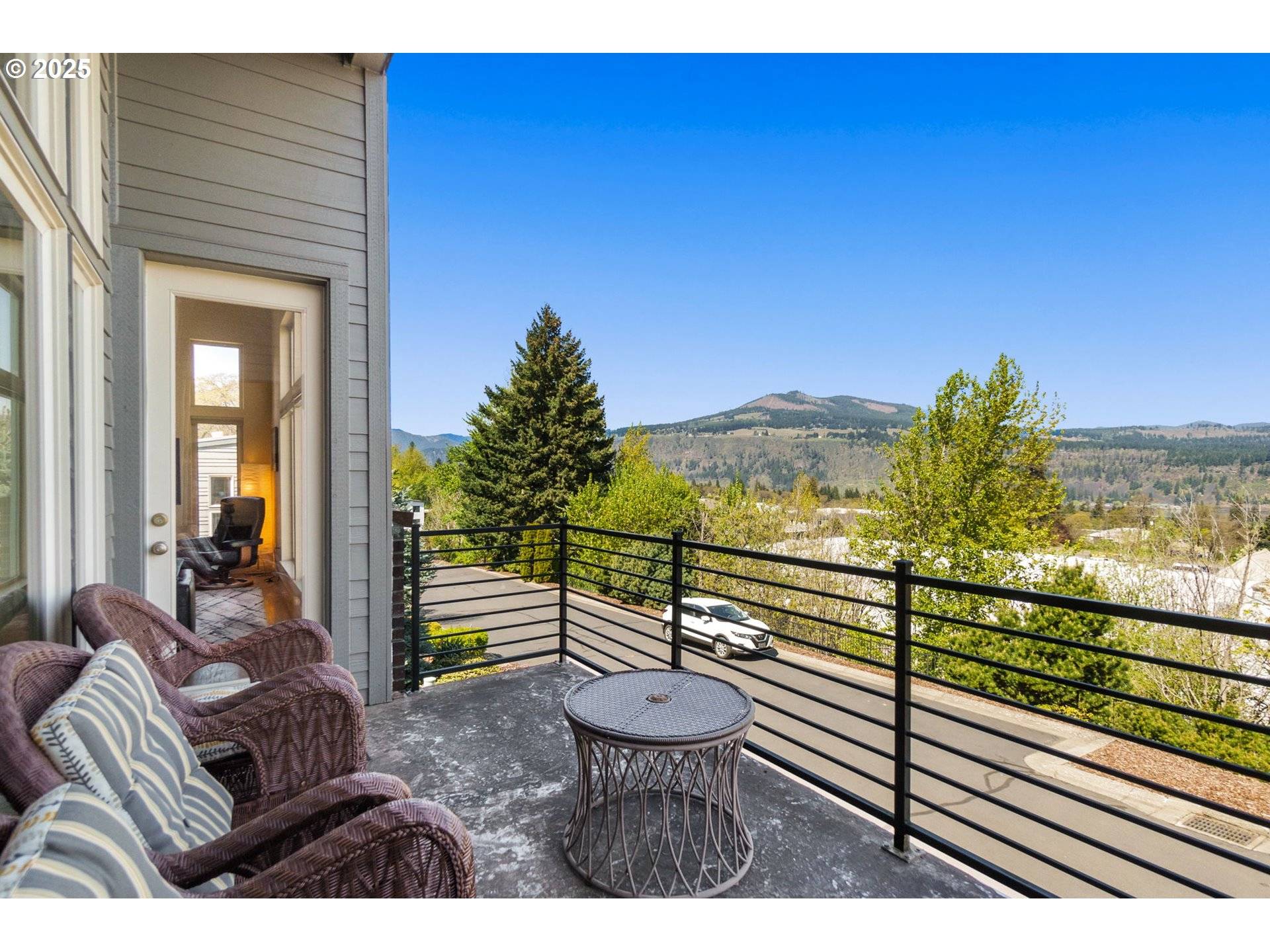 Hood River, OR 97031,2217 CLEARWATER LN