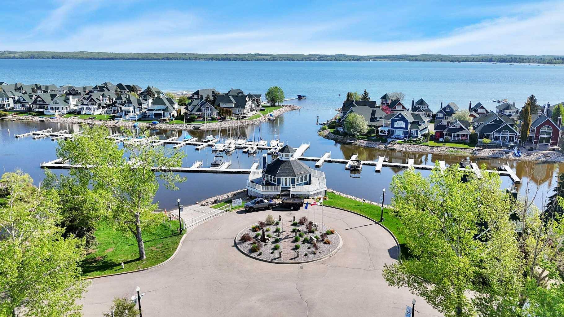 Sylvan Lake, AB T4S 1E9,180 Marina Bay CT