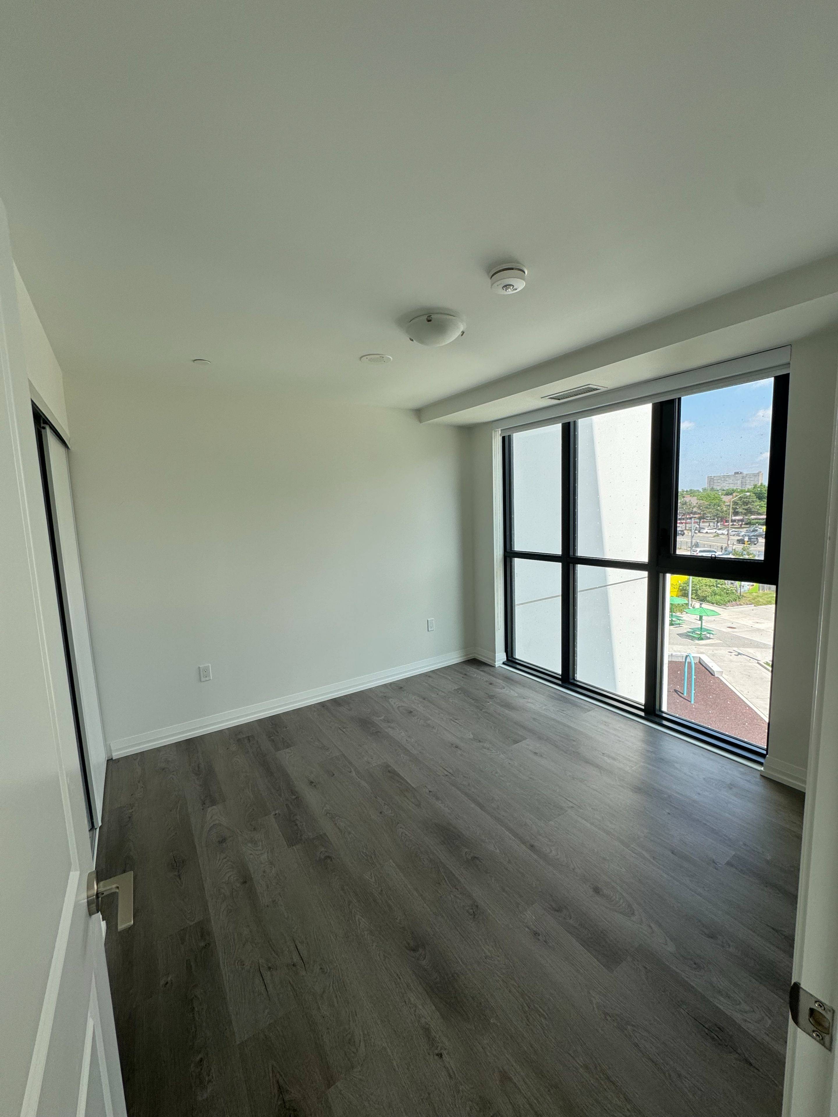 Toronto C15, ON M2J 0H8,325 Yorkland BLVD #312
