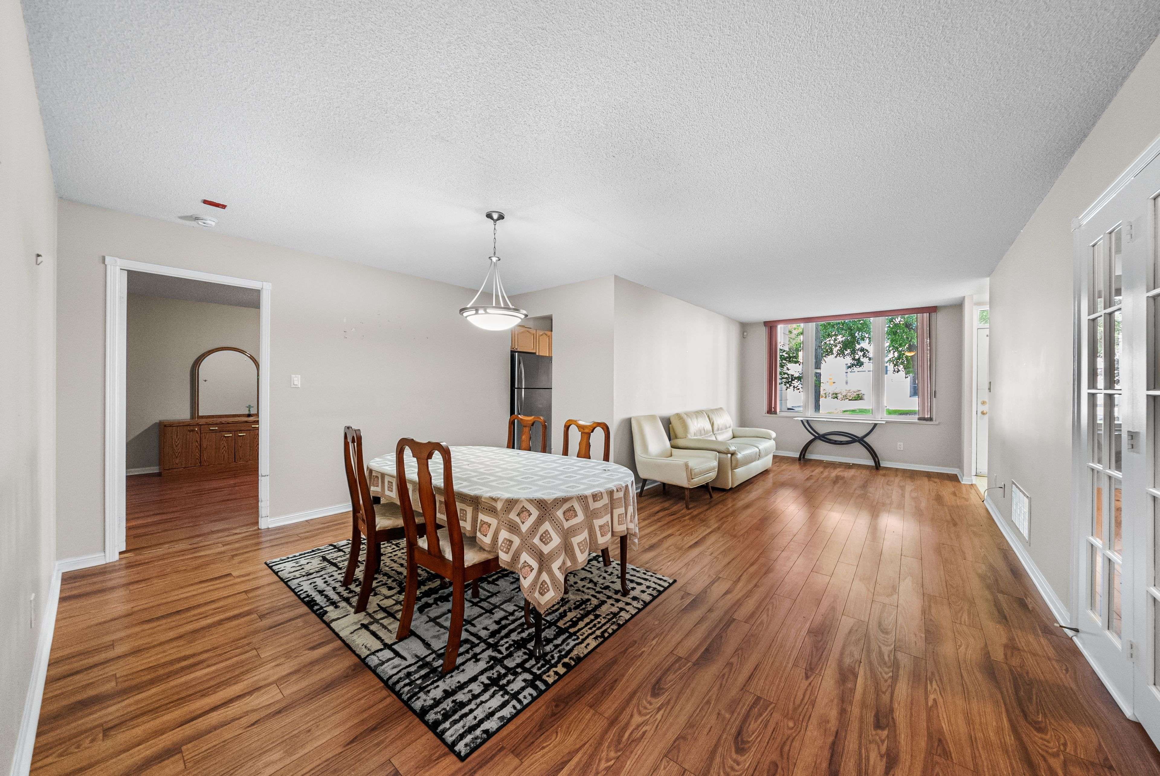 Toronto C14, ON M2N 6V2,101 Grandview WAY