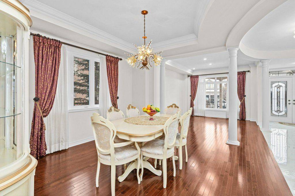 Oakville, ON L6H 7W2,1387 Ferncrest RD