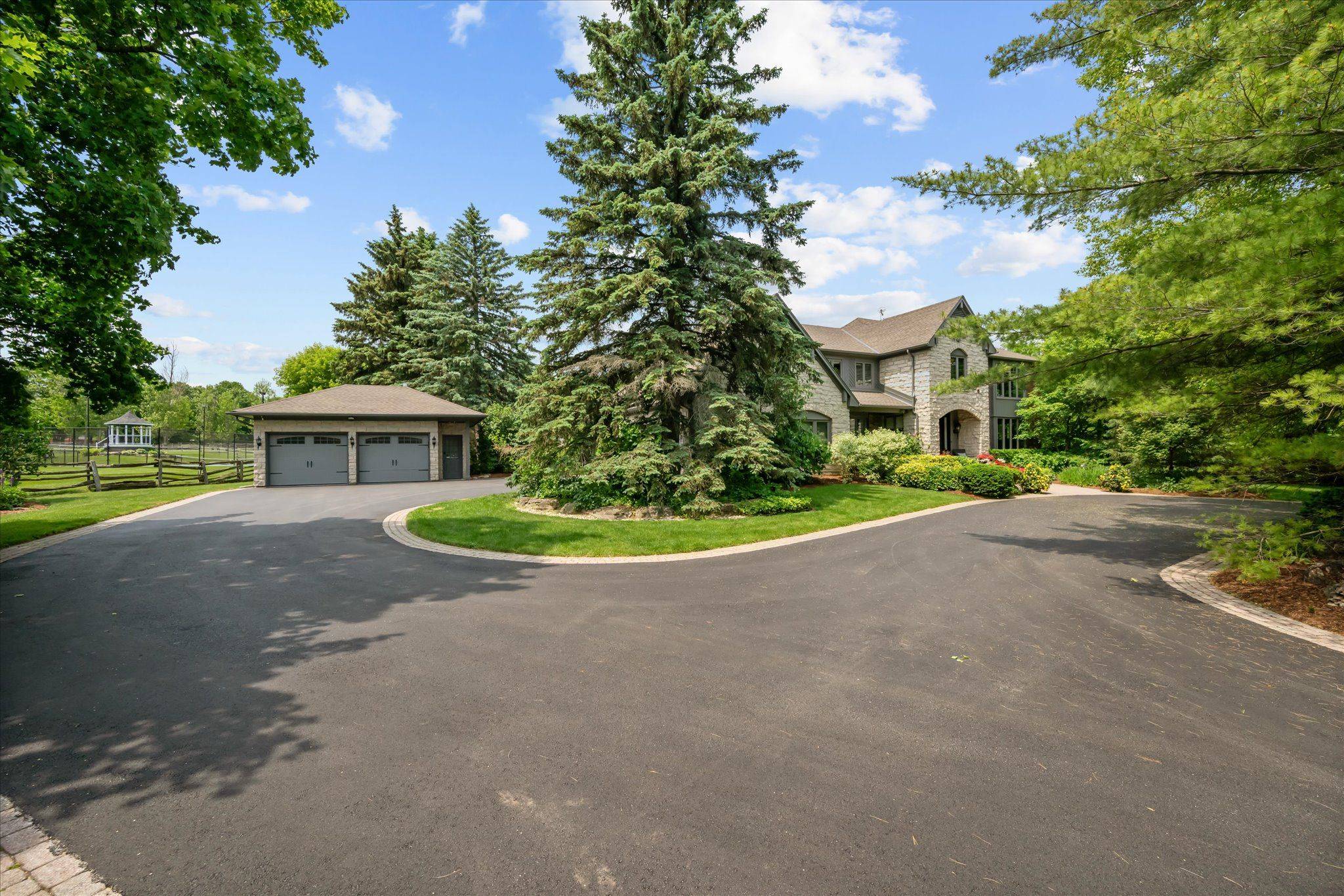 Burlington, ON L7P 0M5,2315 8 Sideroad N/A