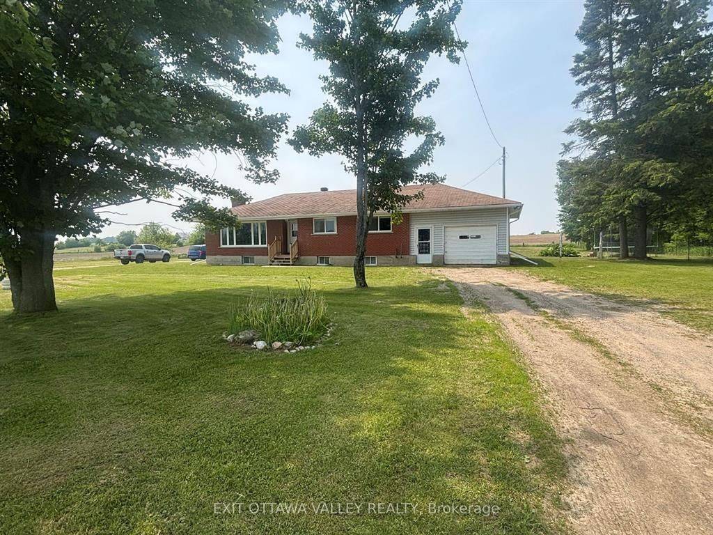 Whitewater Region, ON K0J 1C0,2047 Lapasse RD